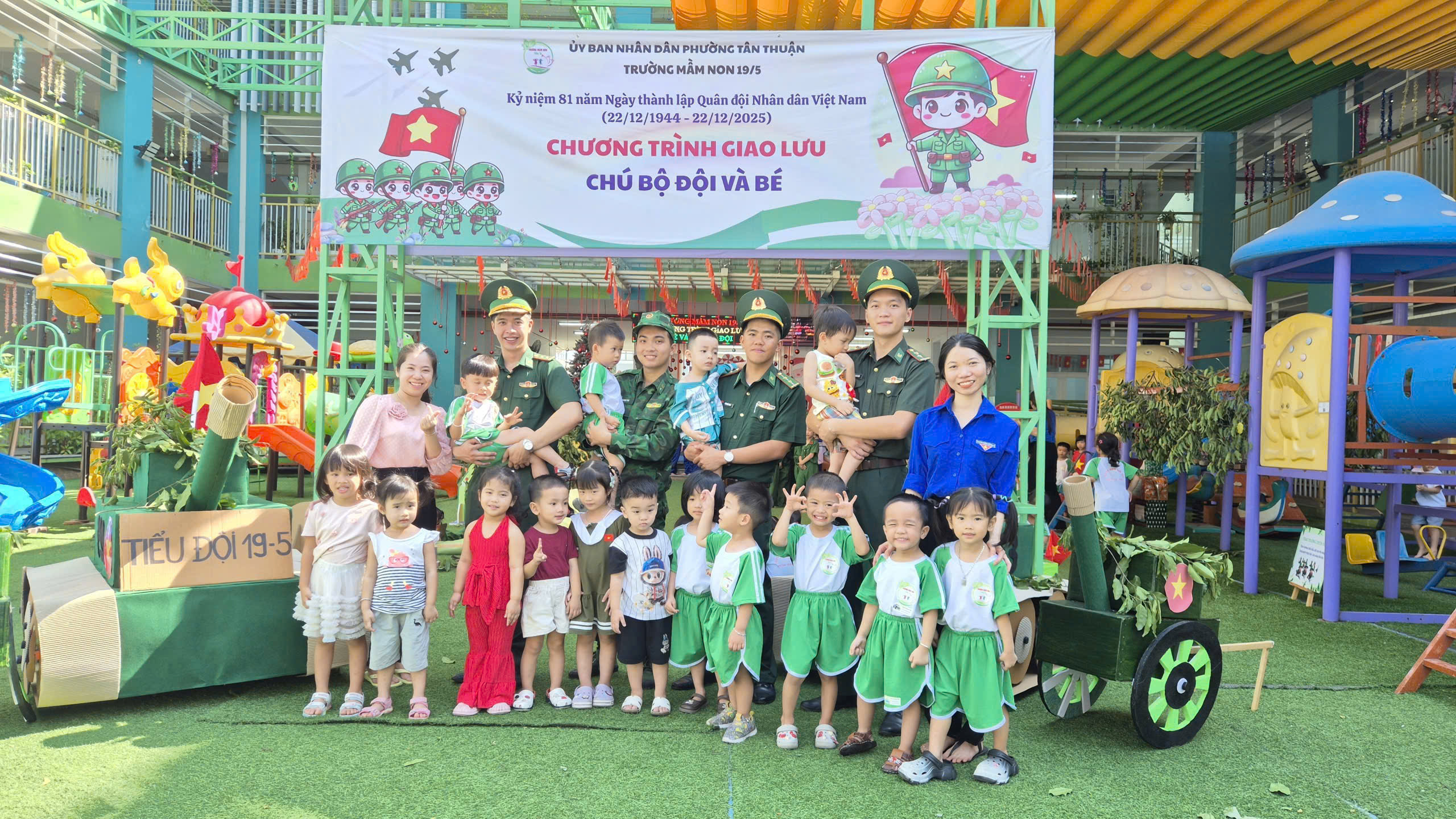 X&uacute;c động nghe chuyện chiến sĩ Trường Sa ở s&acirc;n trường - Ảnh 7.