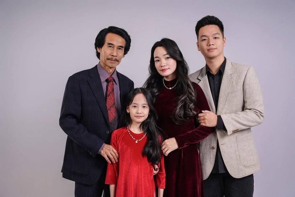 Cuộc sống viên mãn của NSƯT Phú Đôn bên vợ kém 25 tuổi - Ảnh 2.