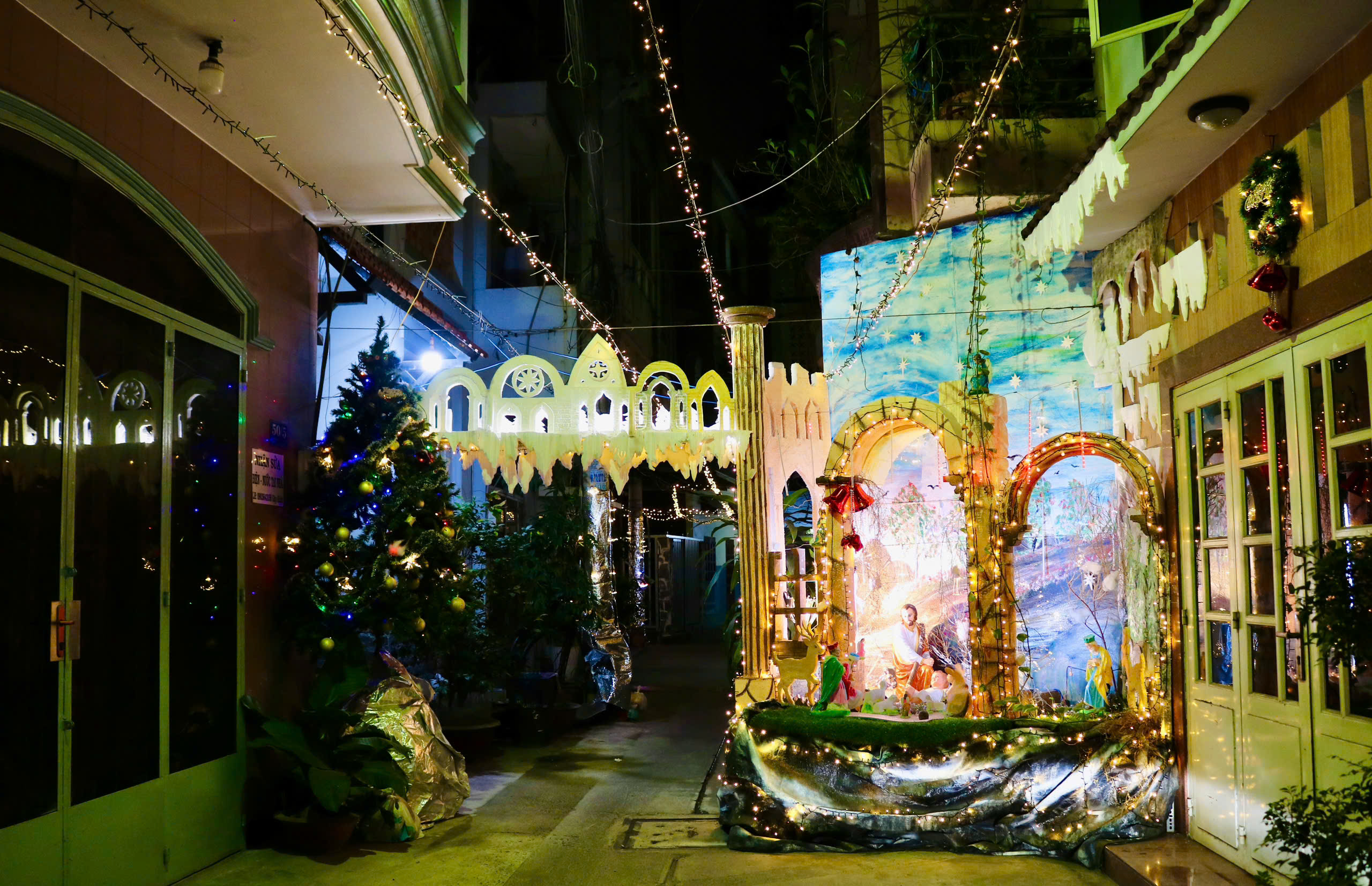 Nhiều ng&otilde; hẻm, tuyến đường rực s&aacute;ng lung linh bởi hang đ&aacute;, d&acirc;y đ&egrave;n giăng khắp lối - Ảnh 7.