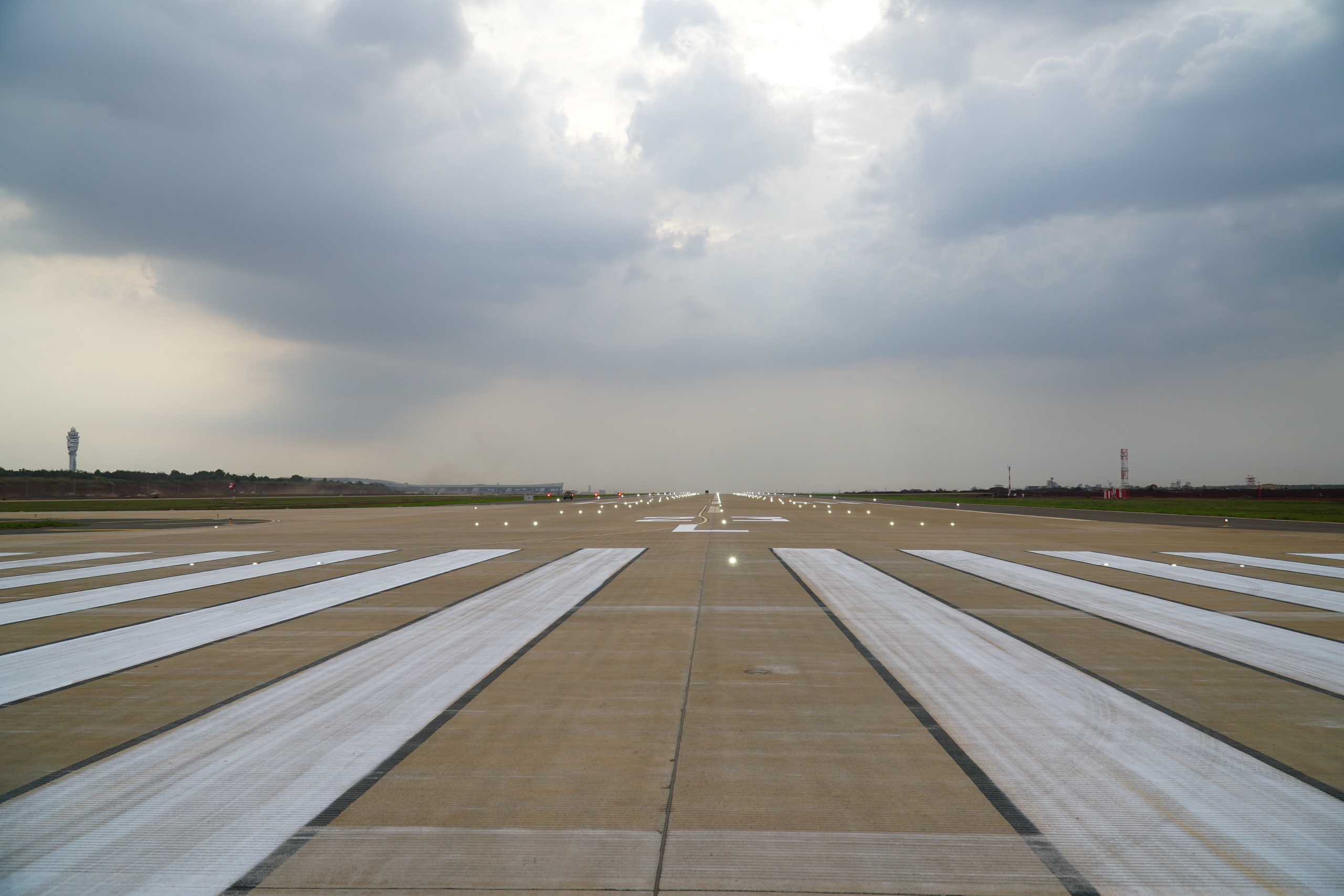 Trêu đùa khủng bố sân bay Long Thành, nam thanh niên bị công an xử lý - Ảnh 2.