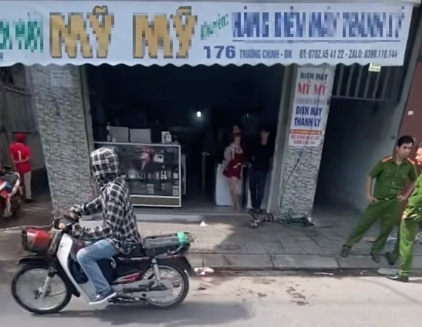 Đà Nẵng: Mâu thuẫn trên đường về quê, một phụ nữ bị đâm gục- Ảnh 3. Đà Nẵng: Mâu thuẫn trên đường về quê, một phụ nữ bị đâm gục- Ảnh 3.