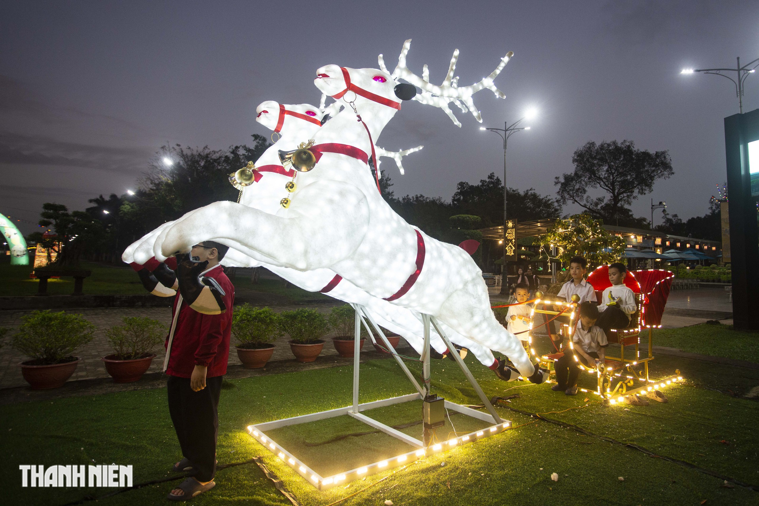 La Vang lung linh m&ugrave;a Gi&aacute;ng sinh- Ảnh 6.