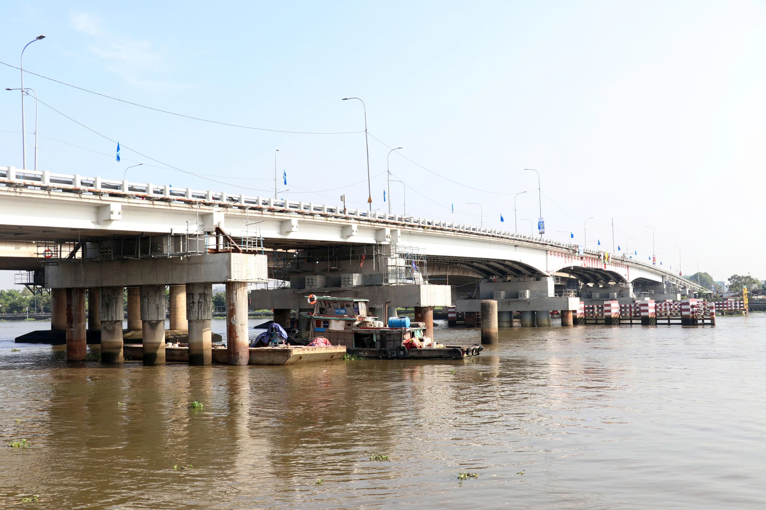 Cầu Bình Phước 1 hoàn thành nâng tĩnh không hơn 1m - Ảnh 2.