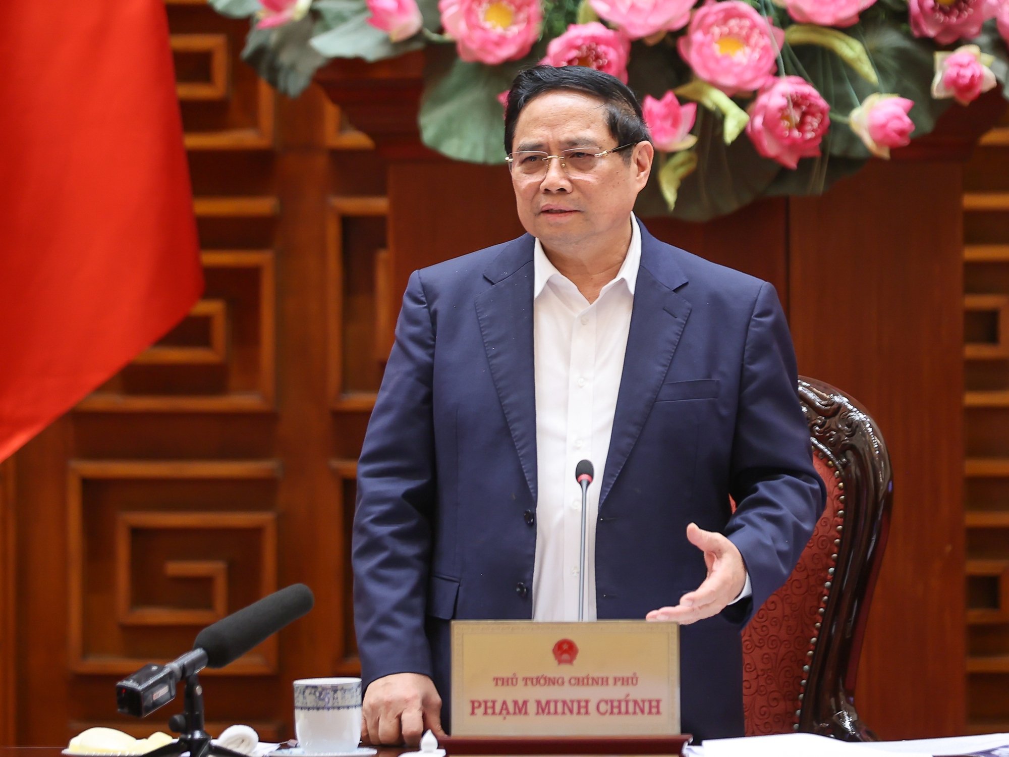 Thủ tướng: Lựa chọn phương thức đầu tư đường sắt tốc độ cao c&ocirc;ng khai, minh bạch - Ảnh 2.