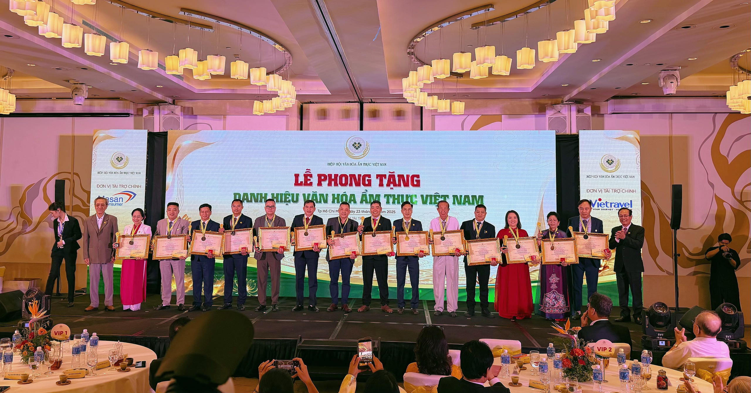 28 Nghệ nh&acirc;n Văn h&oacute;a Ẩm thực được vinh danh trực tiếp chế biến m&oacute;n ăn đ&atilde;i thực kh&aacute;ch- Ảnh 1.