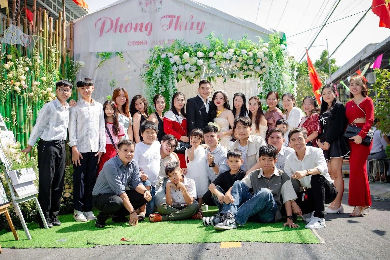 Đ&aacute;m cưới 'độc lạ' 2025: Kh&ocirc;ng nhạc, kh&ocirc;ng kh&aacute;ch, chỉ c&oacute; b&agrave; con v&igrave; điều đặc biệt - Ảnh 1.