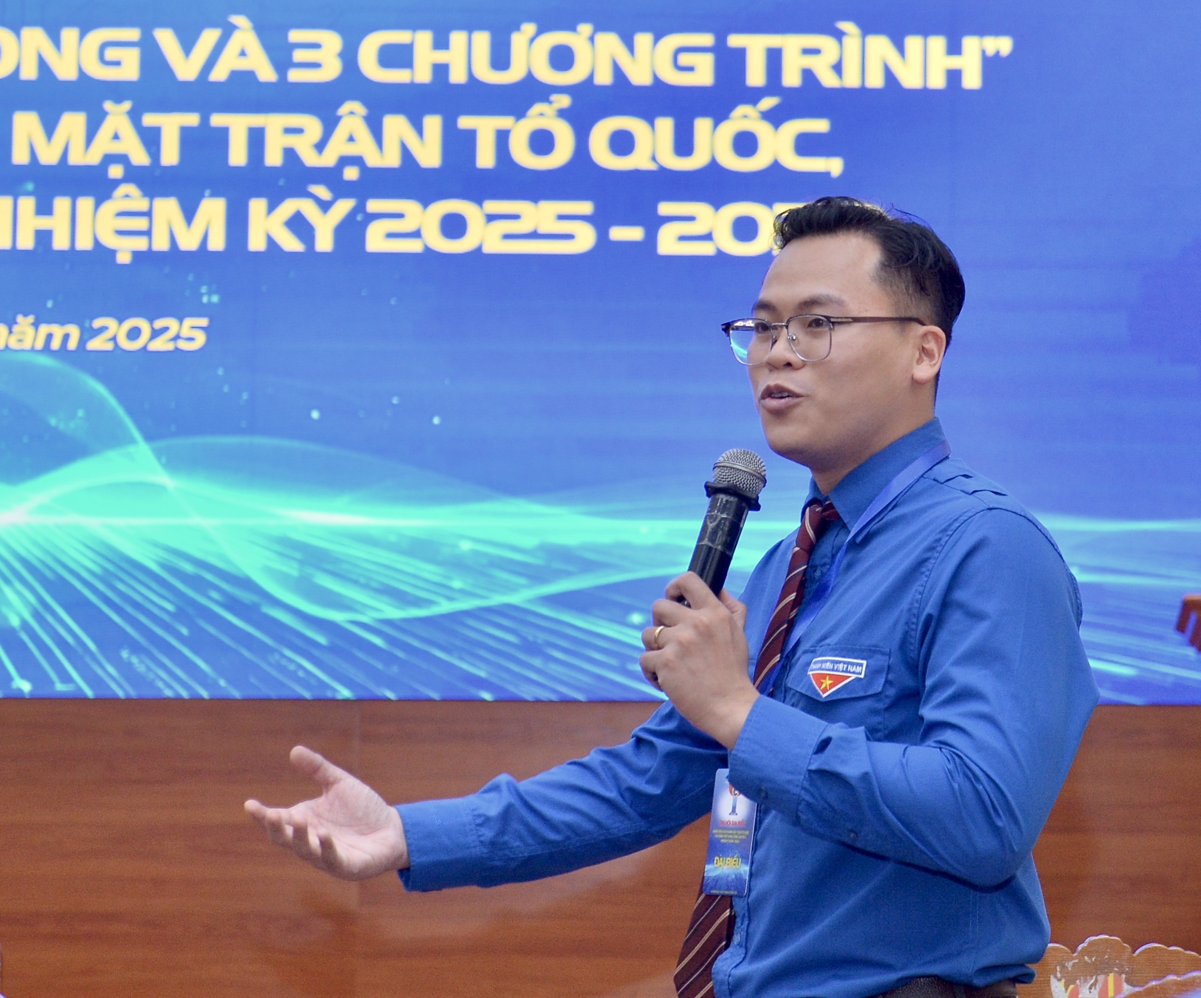 Cán bộ Đoàn luôn đồng hành để sinh viên 'sống một cuộc đời rực rỡ'- Ảnh 3. Cán bộ Đoàn luôn đồng hành để sinh viên 'sống một cuộc đời rực rỡ'- Ảnh 3.