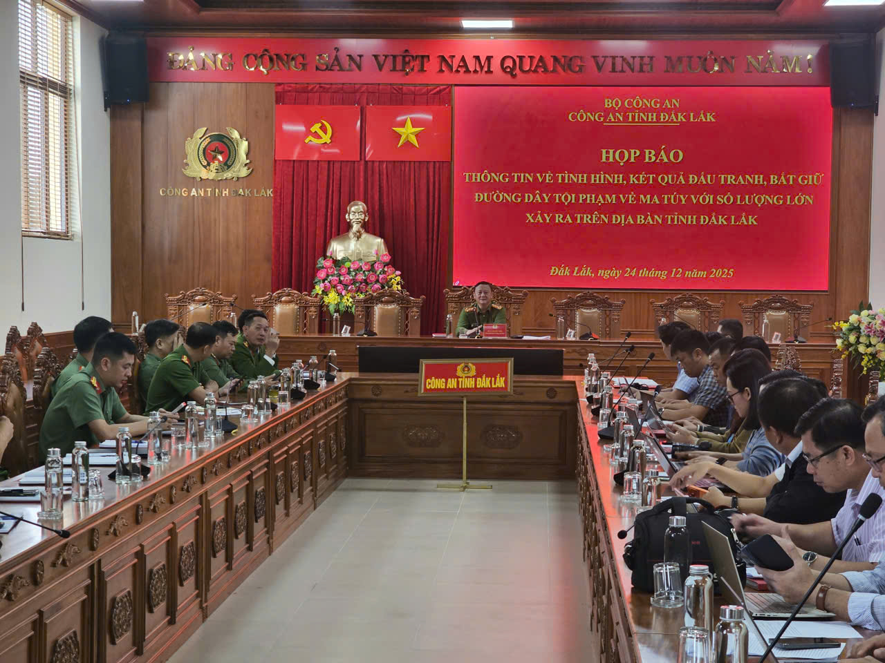 Công an tỉnh Đắk Lắk triệt phá đường dây ma túy xuyên quốc gia - Ảnh 1.