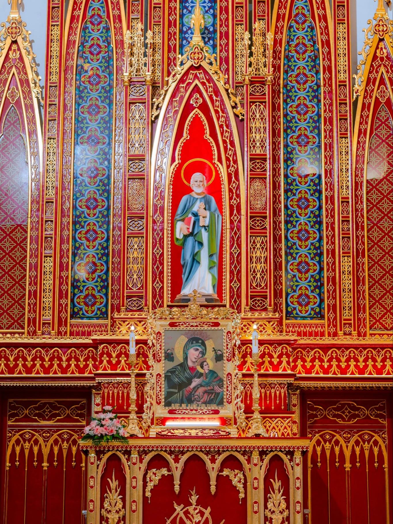 Vẻ đẹp của nh&agrave; thờ gi&aacute;o xứ L&atilde;ng V&acirc;n b&ecirc;n đầm ngập nước V&acirc;n Long - Ảnh 4.