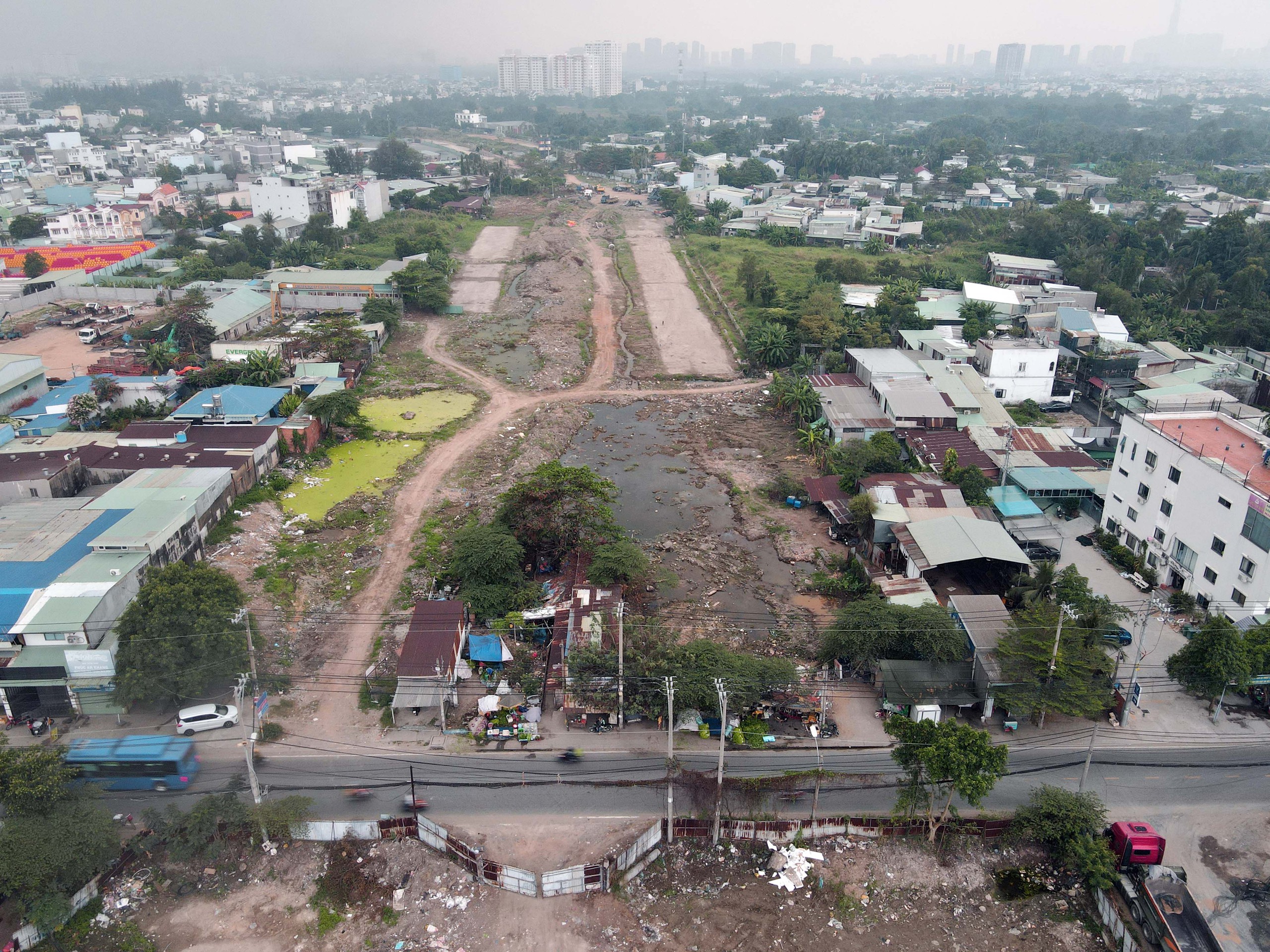 Vành đai 2 TP.HCM sắp khởi động lại sau nhiều năm "đắp chiếu" - Ảnh 8. Vành đai 2 TP.HCM sắp khởi động lại sau nhiều năm "đắp chiếu" - Ảnh 8.