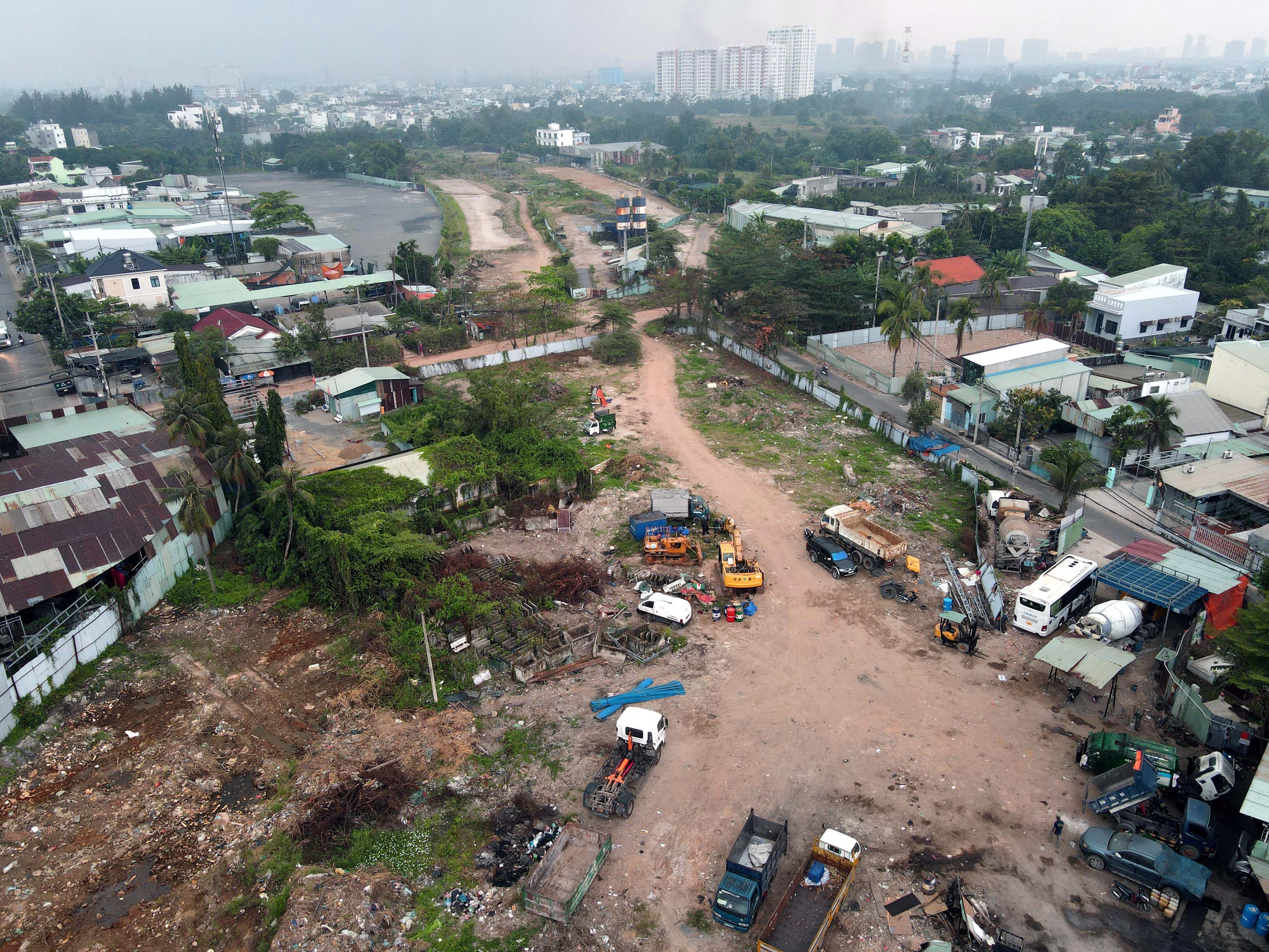 Vành đai 2 TP.HCM sắp khởi động lại sau nhiều năm "đắp chiếu" - Ảnh 2. Vành đai 2 TP.HCM sắp khởi động lại sau nhiều năm "đắp chiếu" - Ảnh 2.