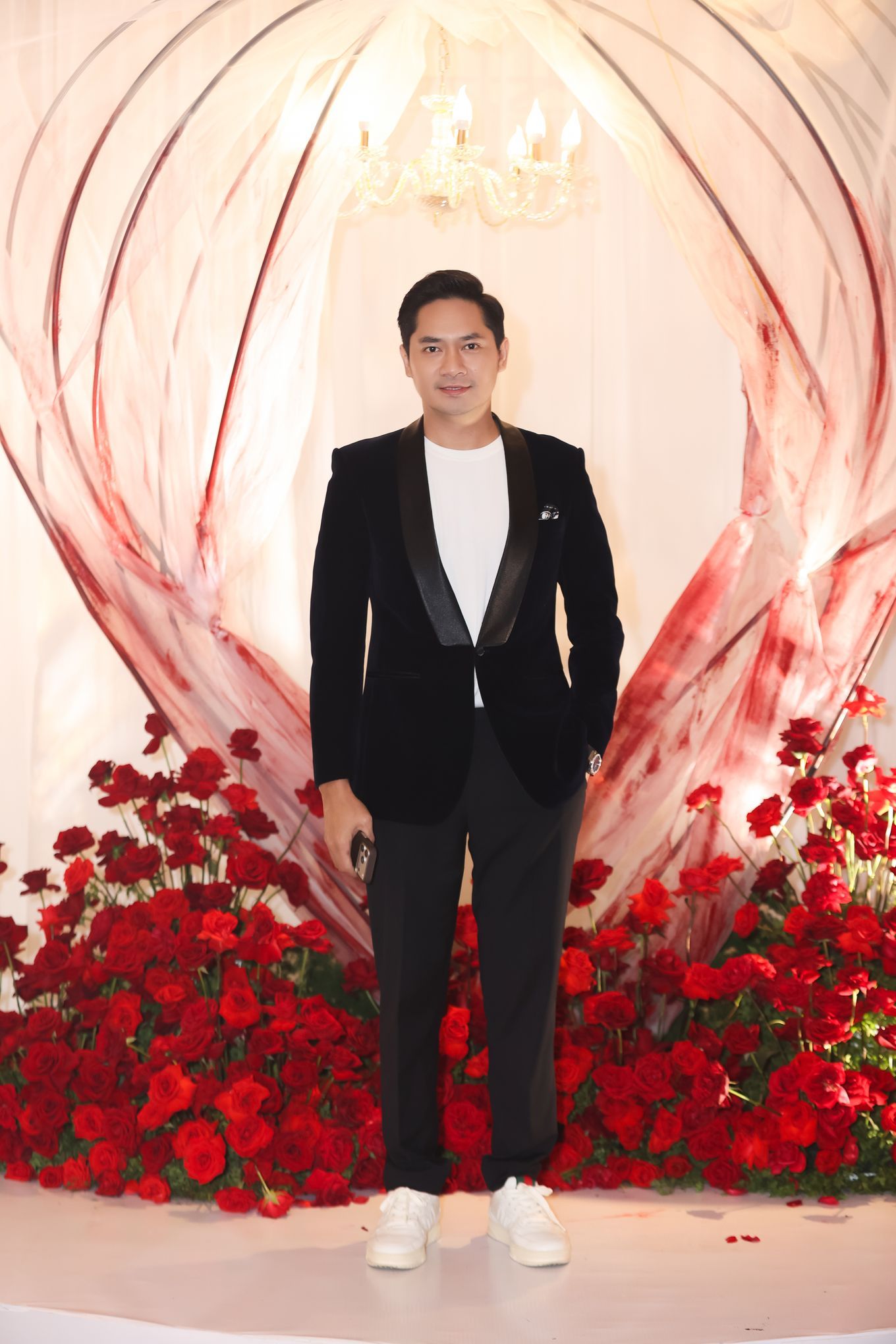 Đ&agrave;m Vĩnh Hưng, Kha Ly đến mừng Đo&agrave;n Minh T&agrave;i cưới vợ k&eacute;m 16 tuổi - Ảnh 11.