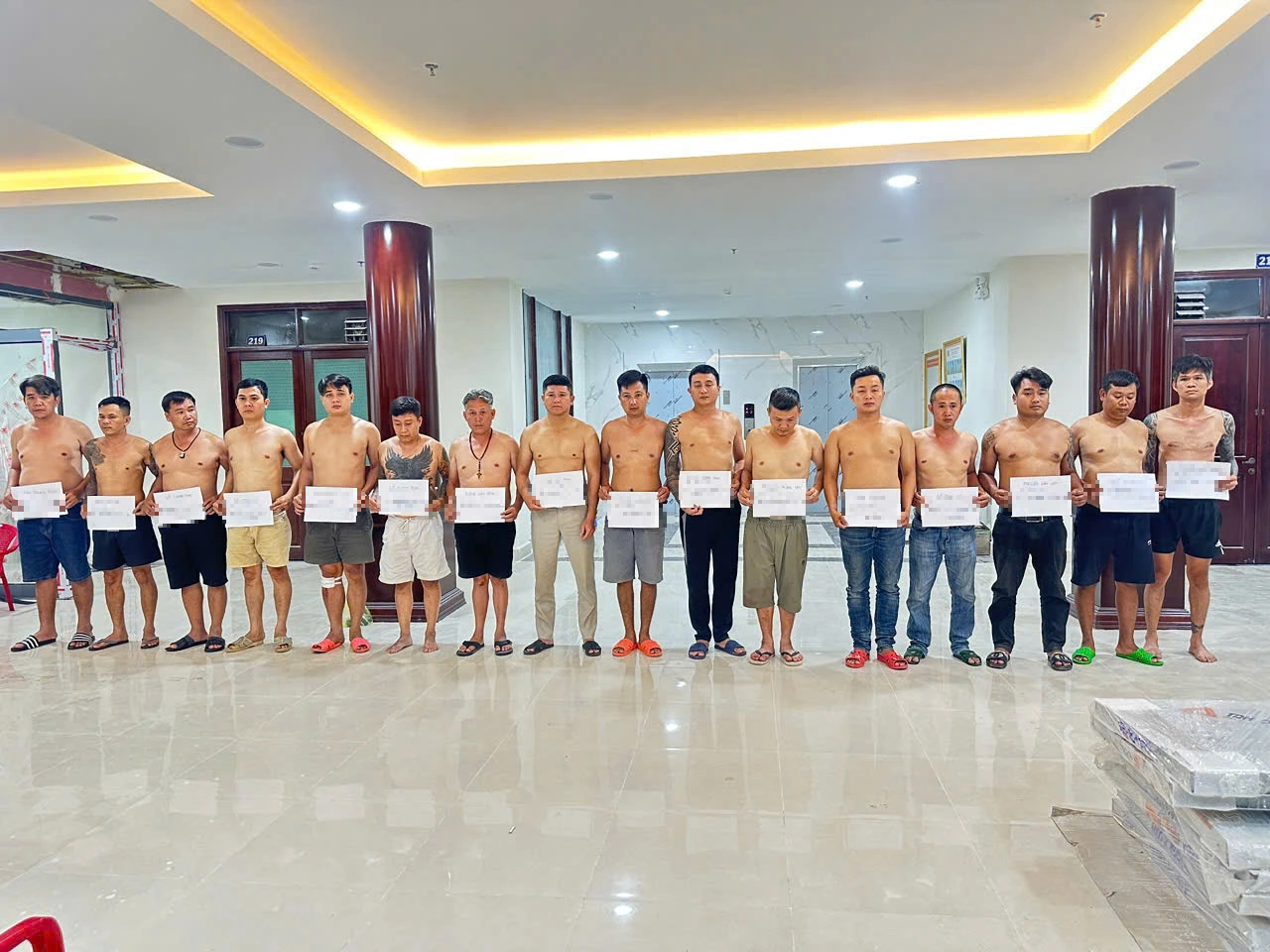 Công an triệt phá băng nhóm giang hồ cộm cán tàng trữ hơn 10.000 viên đạn- Ảnh 1.