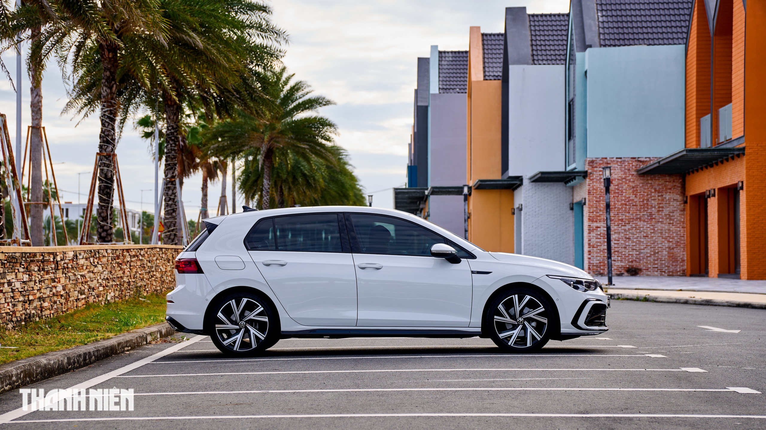 Năm 2025: Thị trường ô tô Việt Nam có gì đáng chú ý? - Ảnh 1.