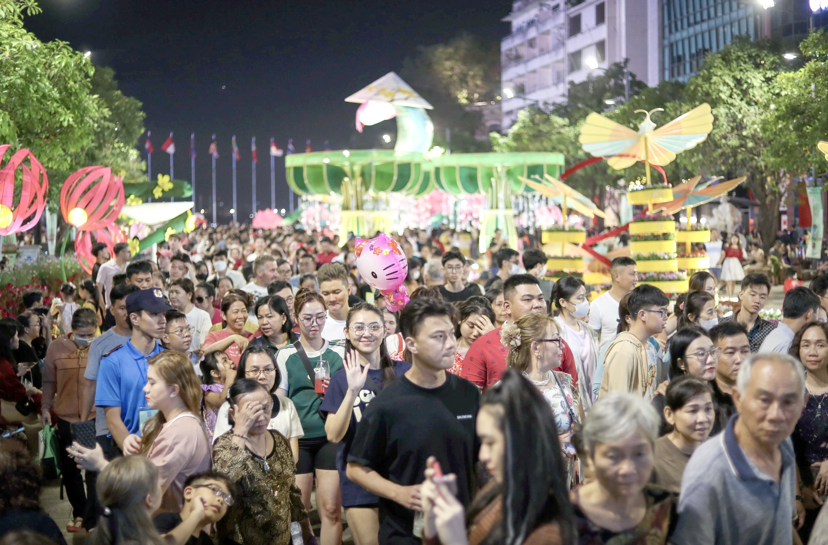 Háo hức chờ đón đường hoa Nguyễn Huệ tuổi 23- Ảnh 5.