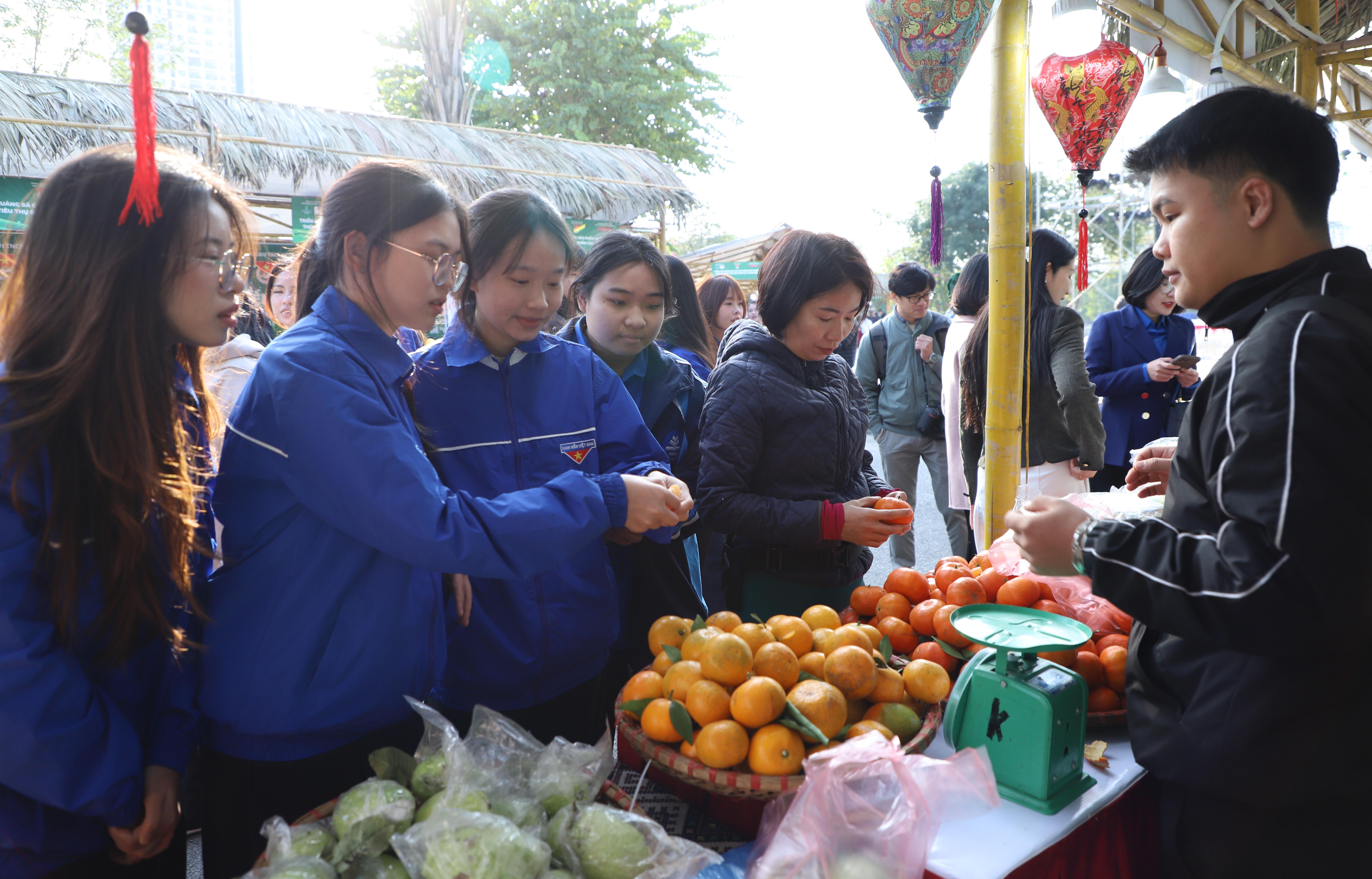 Quảng b&aacute; sản phẩm khởi nghiệp, tạo 'cầu nối' giữa thanh ni&ecirc;n với doanh nghiệp- Ảnh 3.