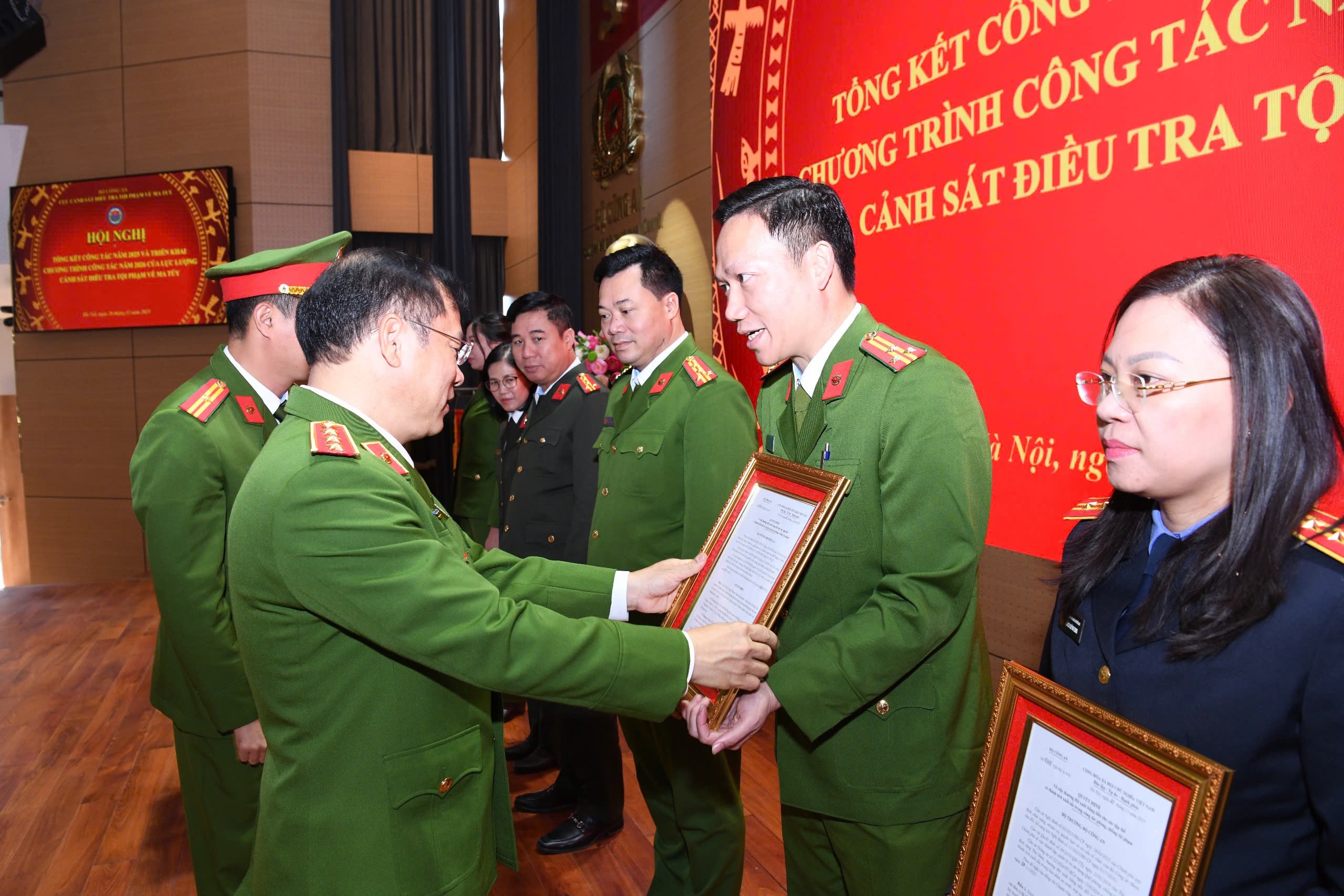 Thượng tướng Nguyễn Văn Long: Đấu tranh tội phạm ma t&uacute;y kh&ocirc;ng được vo tr&ograve;n, cắt kh&uacute;c- Ảnh 3.