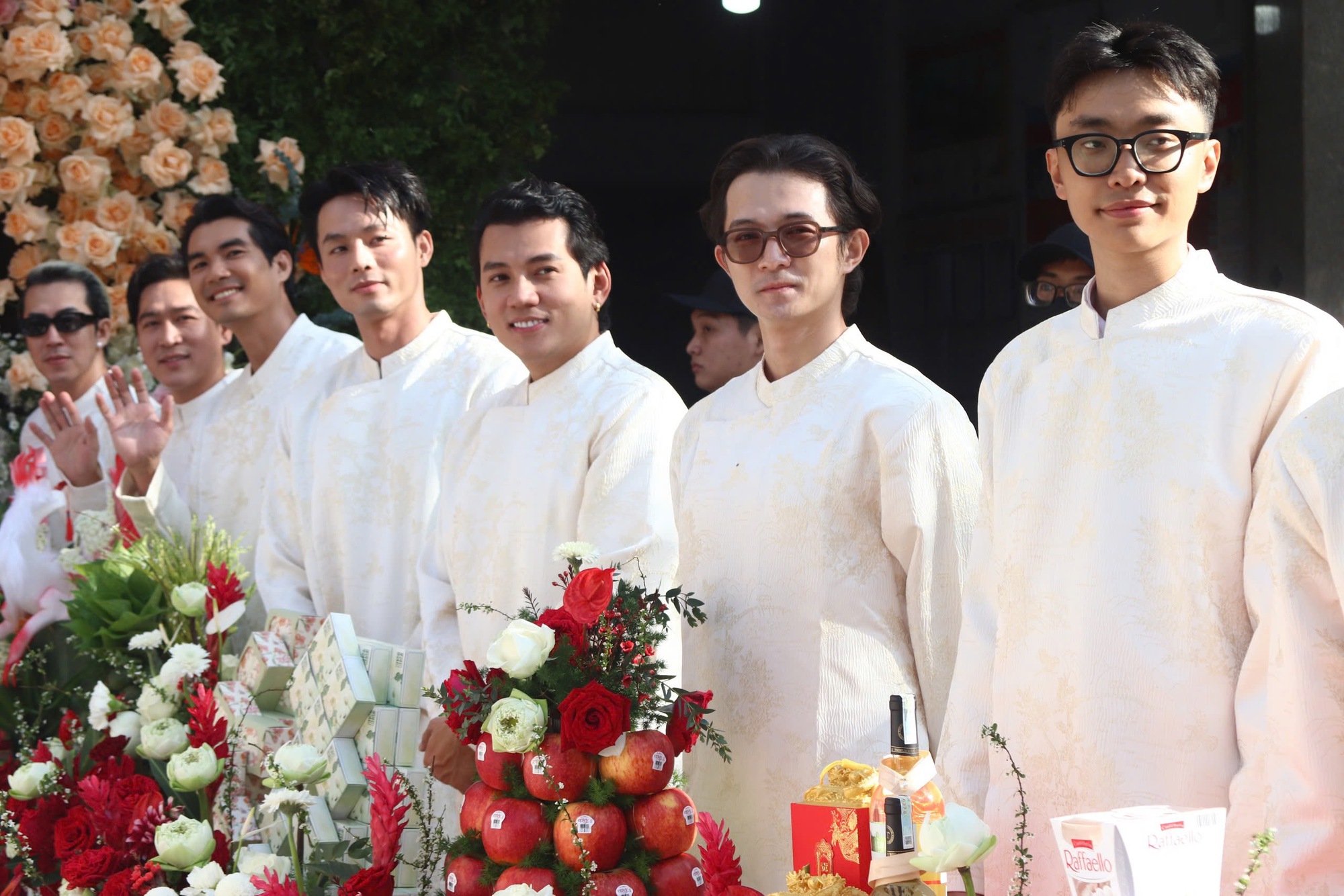 Đo&agrave;n Minh T&agrave;i tổ chức đ&aacute;m cưới miền T&acirc;y xưa, ch&egrave;o xuồng rước vợ &lsquo;về dinh&rsquo;- Ảnh 2.