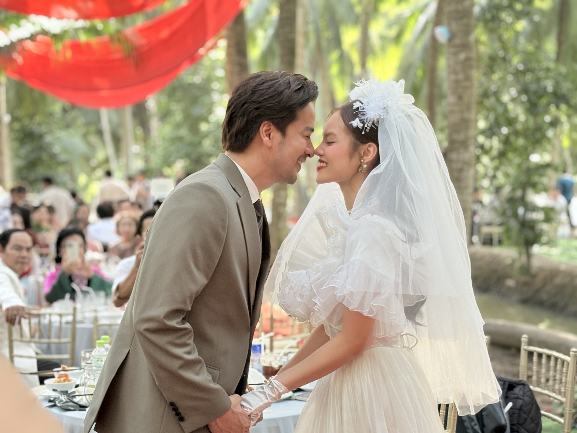 Đo&agrave;n Minh T&agrave;i tổ chức đ&aacute;m cưới miền T&acirc;y xưa, ch&egrave;o xuồng rước vợ &lsquo;về dinh&rsquo;- Ảnh 1.