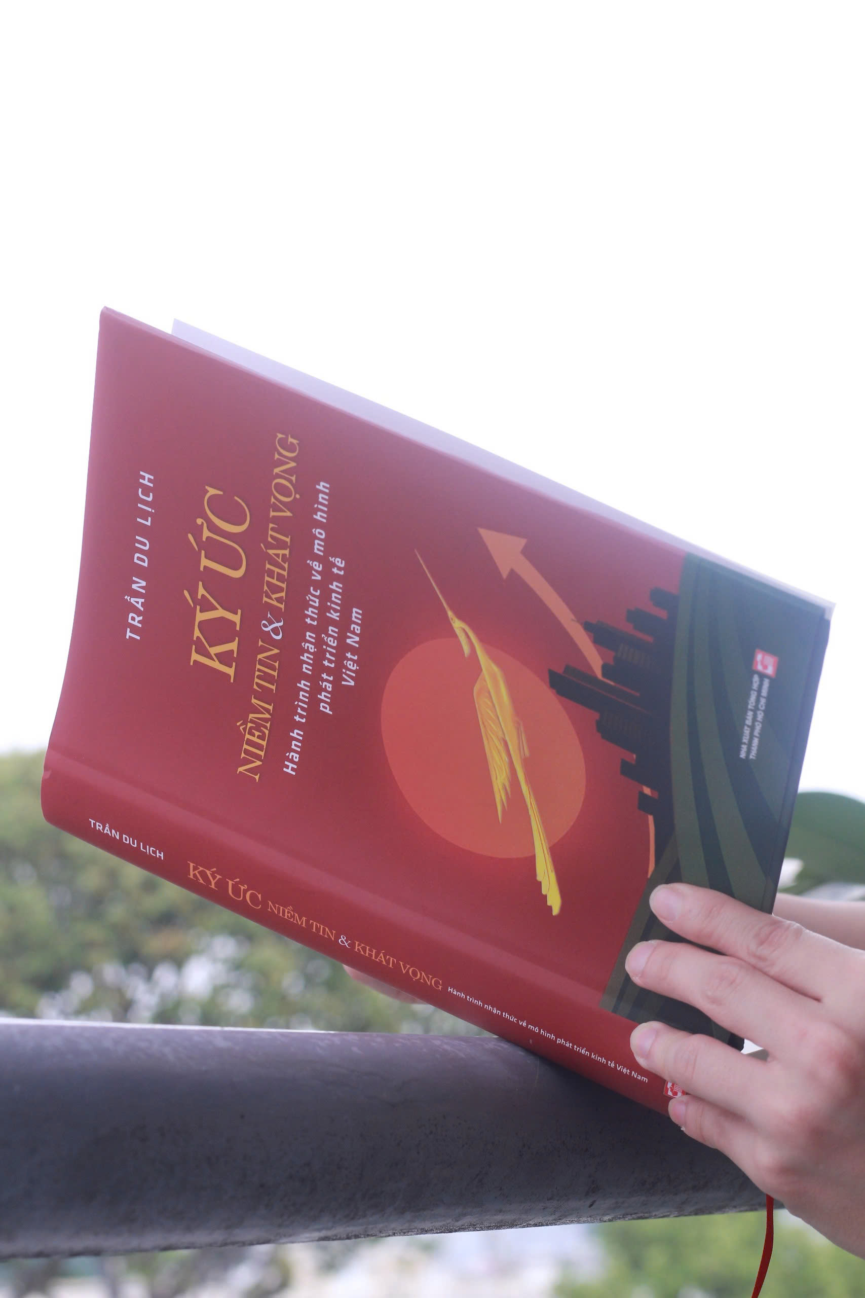 &lsquo;K&yacute; ức - Niềm tin v&agrave; kh&aacute;t vọng&rsquo;: H&agrave;nh tr&igrave;nh bất diệt của niềm tin- Ảnh 1.