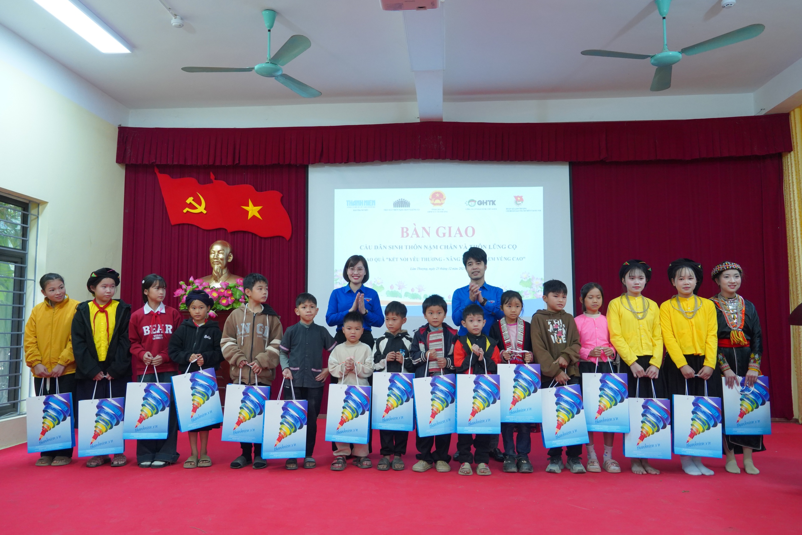 Kết nối y&ecirc;u thương, n&acirc;ng bước học sinh v&ugrave;ng cao L&acirc;m Thượng- Ảnh 7.