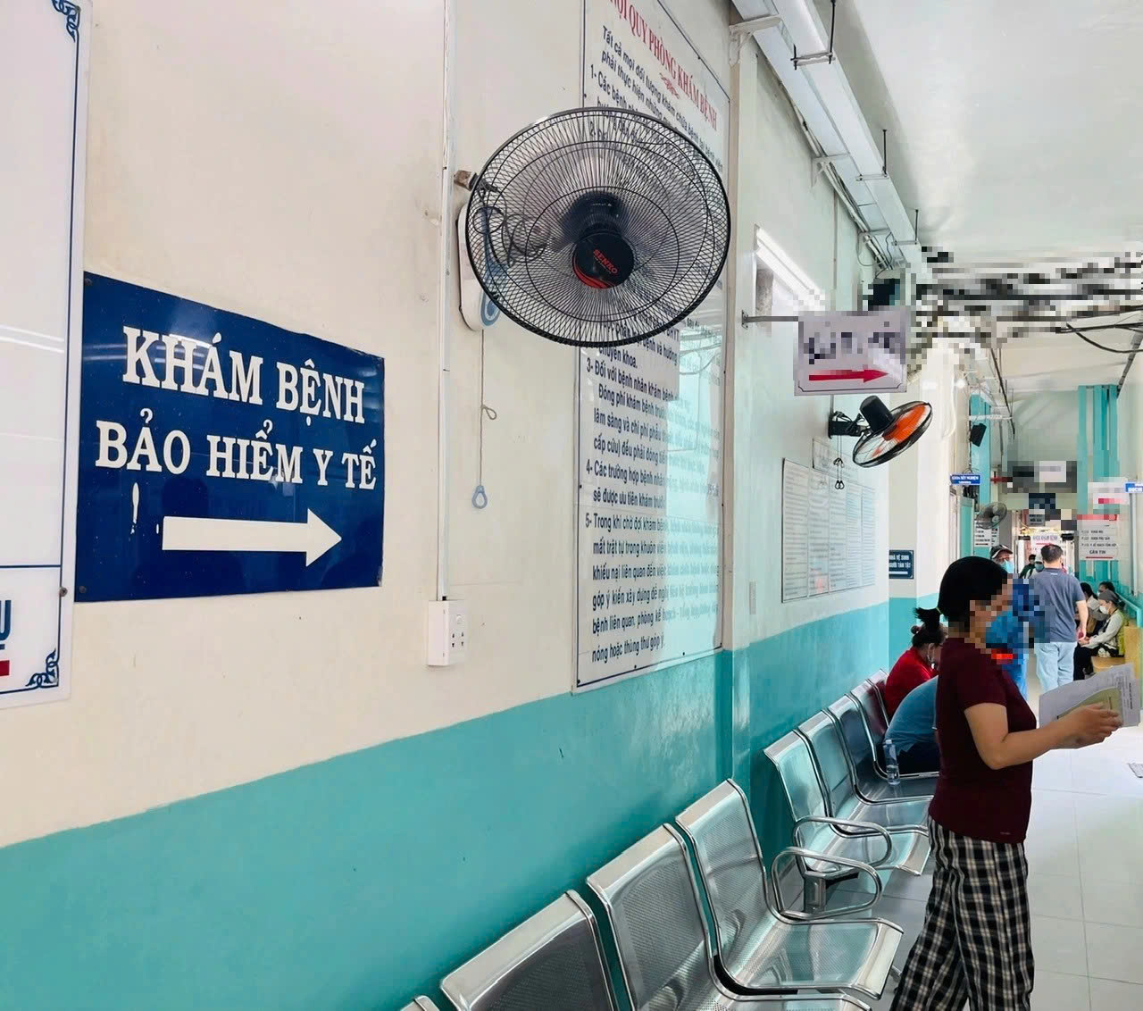 Người đang hưởng trợ cấp hằng tháng được bảo hiểm y tế miễn phí?- Ảnh 1.