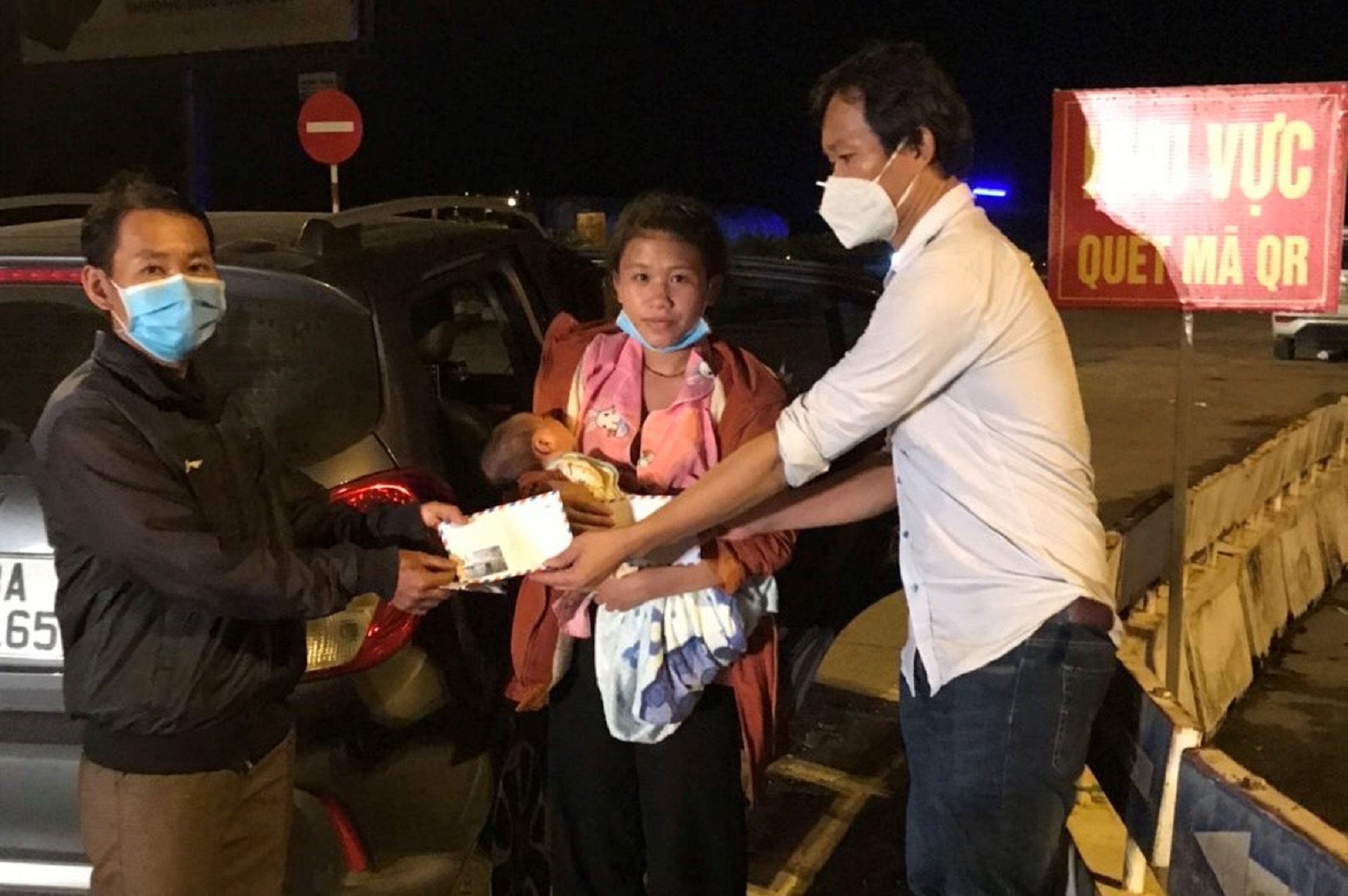 &Acirc;n t&igrave;nh ở lại c&ugrave;ng B&aacute;o Thanh Ni&ecirc;n- Ảnh 6.