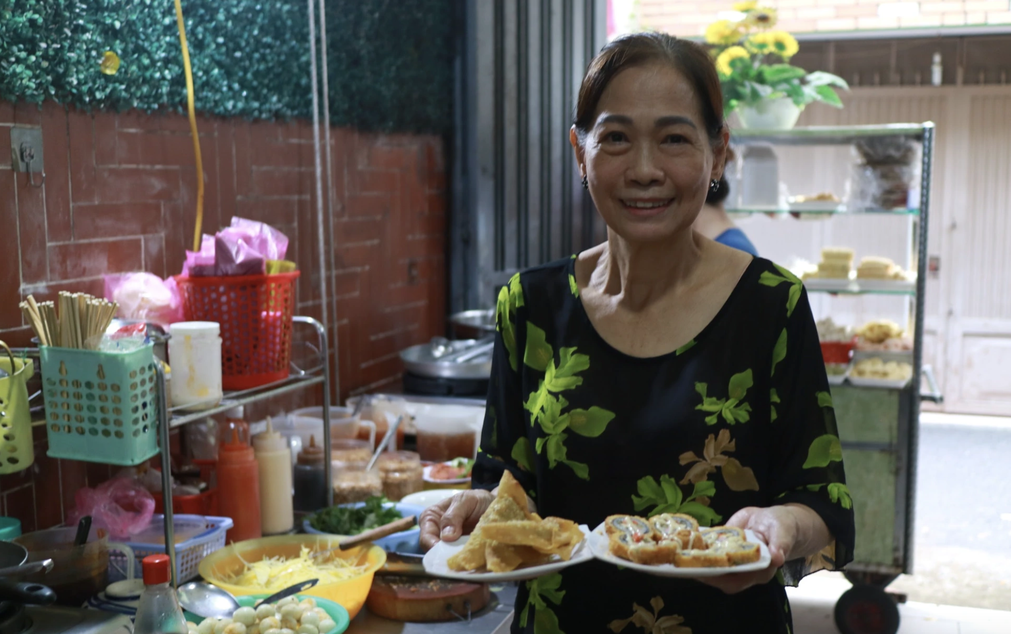 Qu&aacute;n ăn ở trung t&acirc;m TP.HCM đ&oacute;ng cửa trước 2026: B&agrave; chủ bật kh&oacute;c tạm biệt kh&aacute;ch - Ảnh 3.