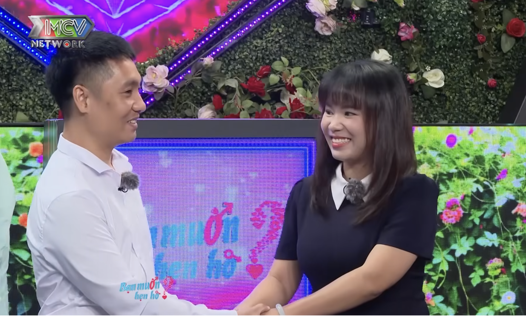 Chàng trai U.40 đọc thơ lãng mạn, 'cưa đổ' gái xinh trên show hẹn hò- Ảnh 1.