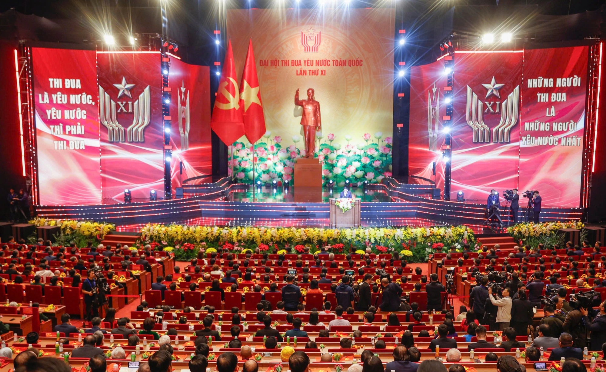 Thủ tướng: Ch&uacute;ng ta đ&atilde; vượt qua 'những cơn gi&oacute; ngược', đạt nhiều th&agrave;nh tựu quan trọng - Ảnh 3.