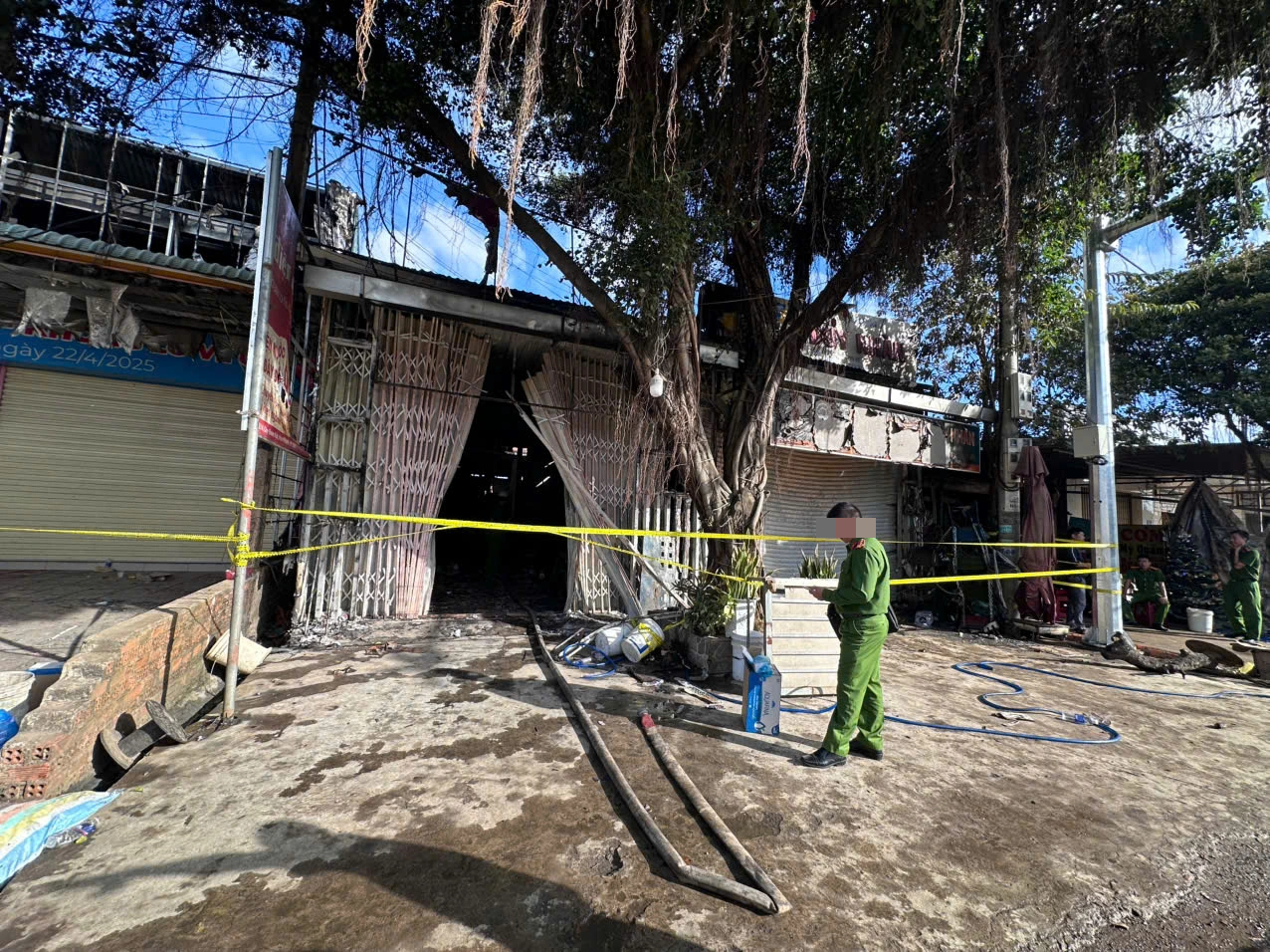 Cháy nhà 4 người tử vong ở Đắk Lắk: Cơ quan chức năng làm rõ nguyên nhân- Ảnh 1.