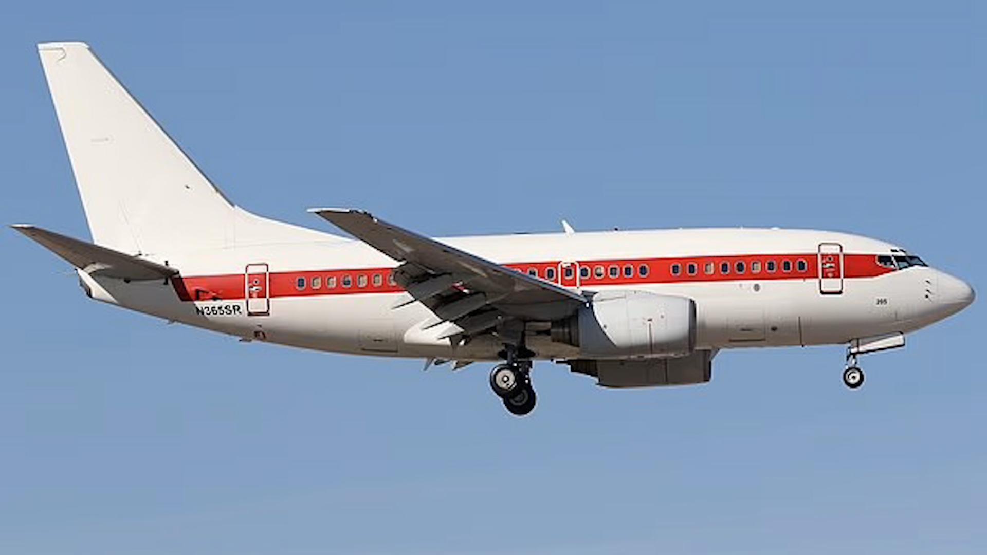 Ph&aacute;t hiện m&aacute;y bay qu&acirc;n sự Mỹ đến khu vực 51 tuyệt mật - Ảnh 1.