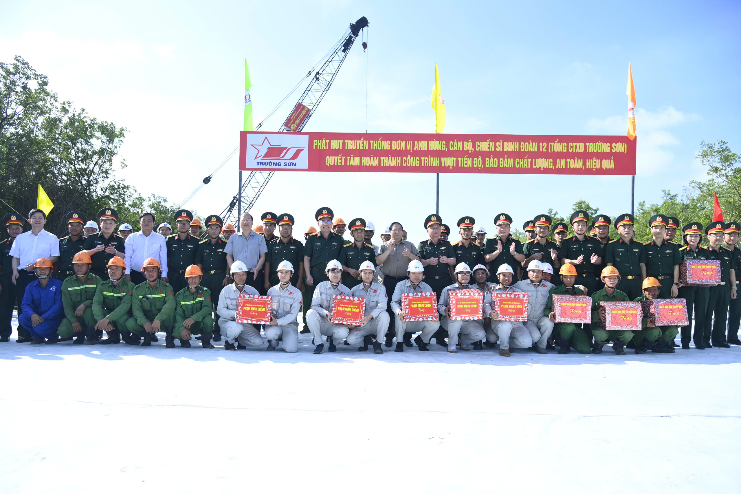 Thủ tướng Phạm Minh Chính thúc tiến độ cao tốc Cà Mau-Đất Mũi, đường Hòn Khoai   - Ảnh 6.