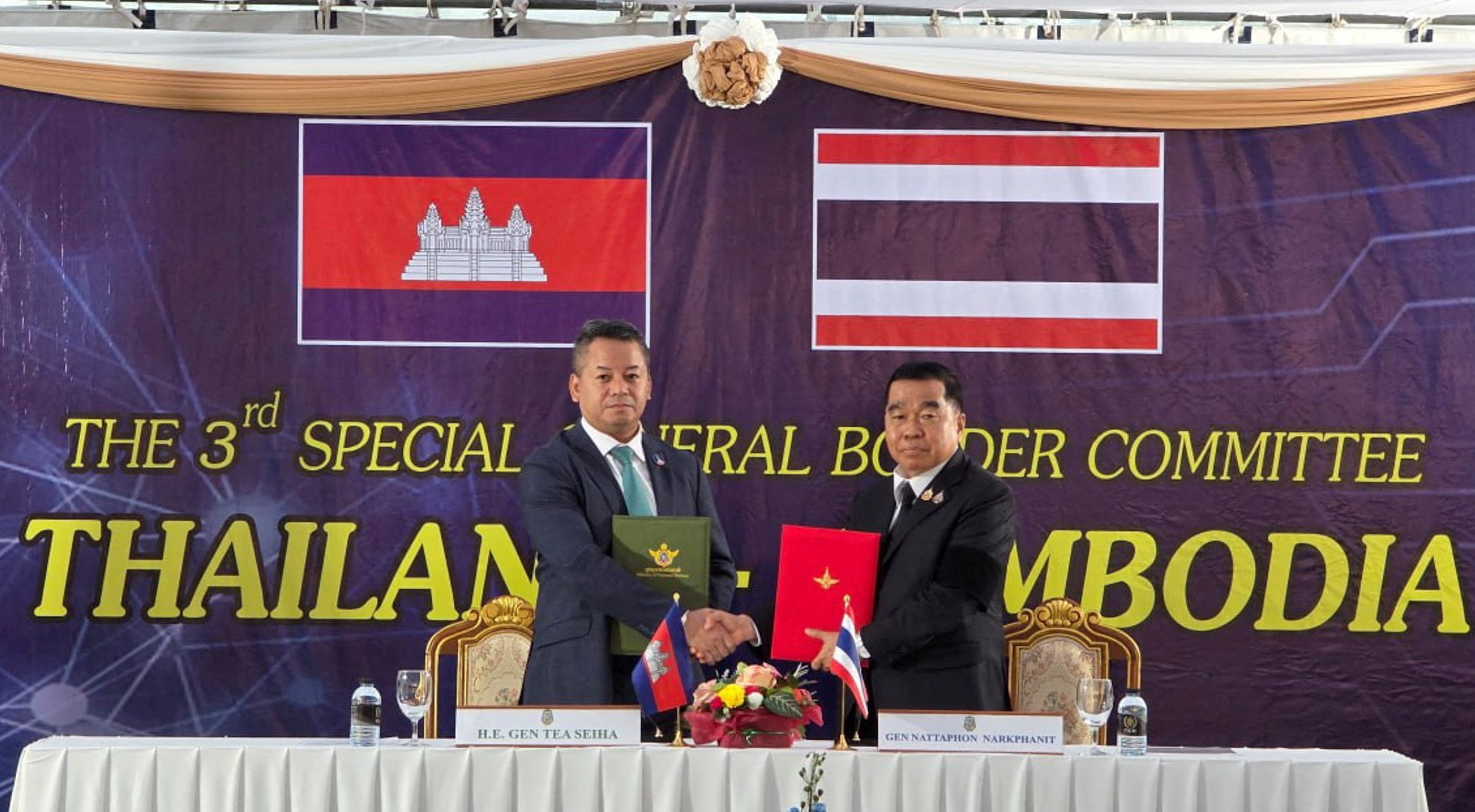 Thái Lan - Campuchia ký thỏa thuận ngừng bắn, chấm dứt xung đột biên giới - Ảnh 1.