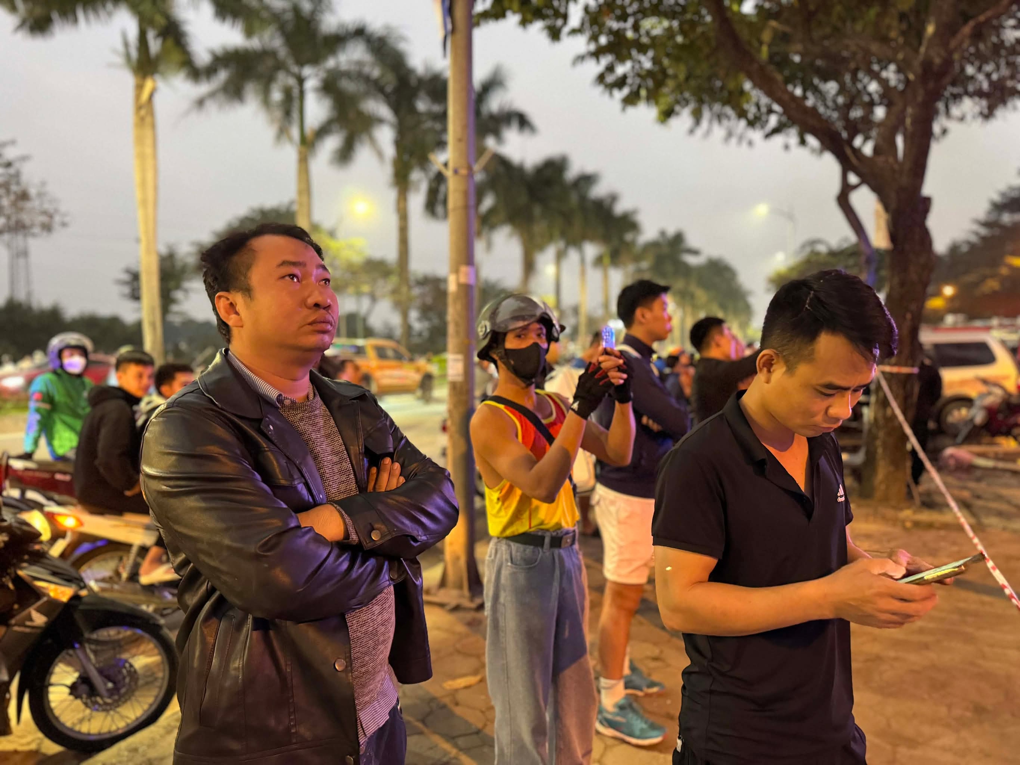 Cháy lớn tại Khu đô thị Geleximco Lê Trọng Tấn- Ảnh 7.