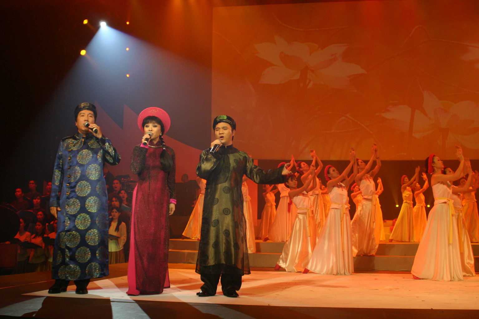 Duy&ecirc;n d&aacute;ng Việt Nam - Từ &yacute; tưởng thiện nguyện đến chương tr&igrave;nh nghệ thuật quốc gia - Ảnh 4.