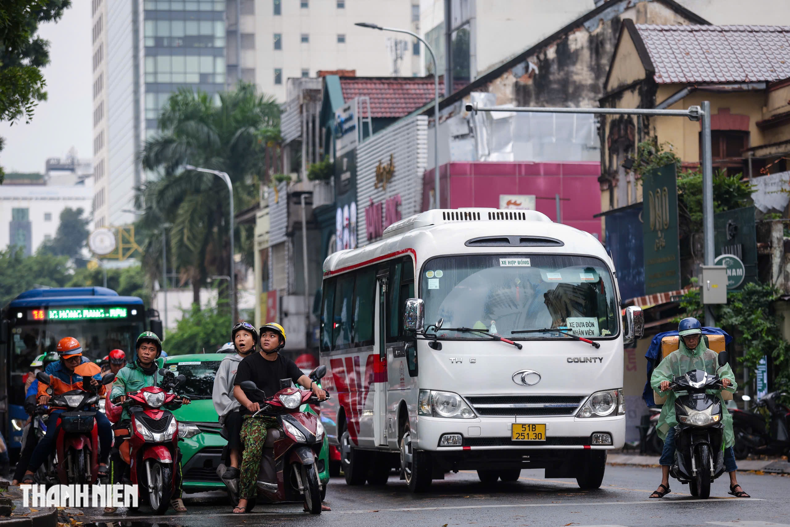 Nhìn lại 2025: Camera AI chấm dứt cảnh đèn đỏ còn 3 giây là bấm ở TP.HCM - Ảnh 5.