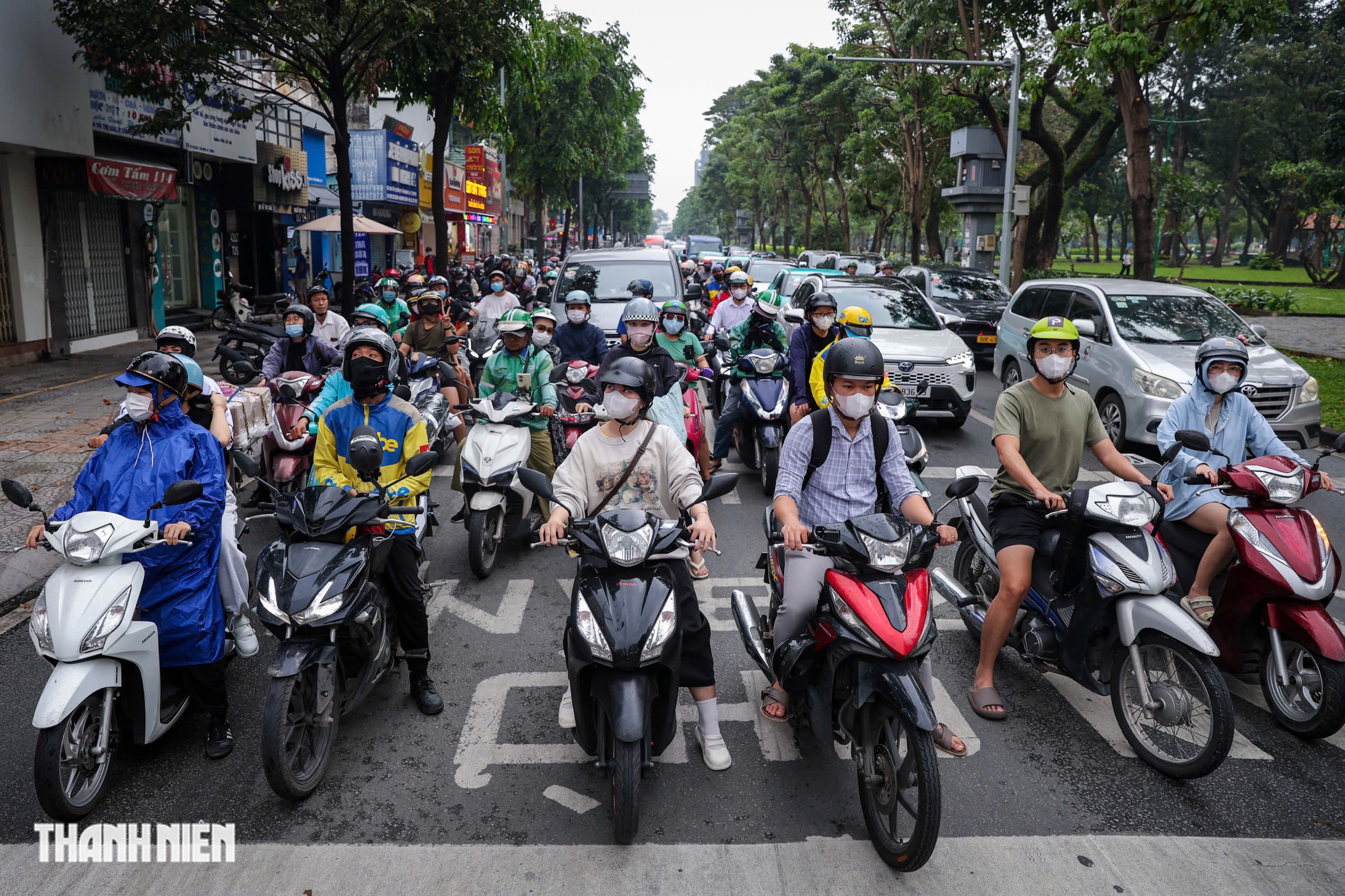 Nhìn lại 2025: Camera AI chấm dứt cảnh đèn đỏ còn 3 giây là bấm ở TP.HCM - Ảnh 1.