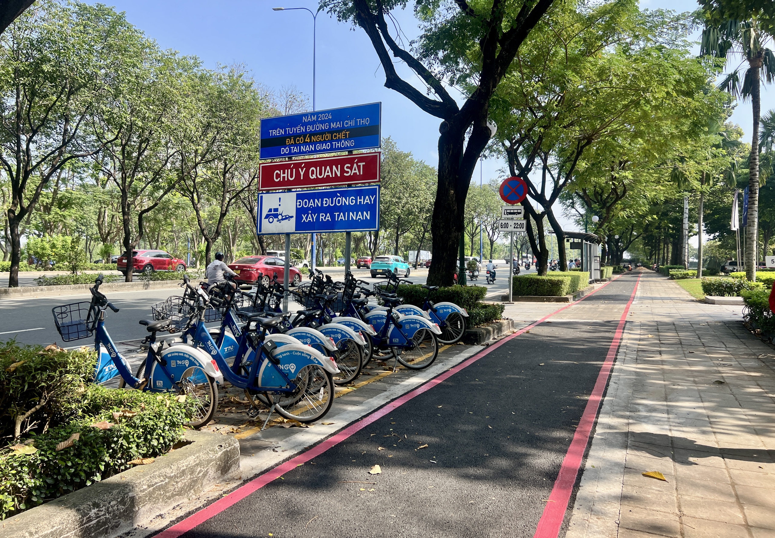 L&agrave;n xe đạp đầu ti&ecirc;n ở TP.HCM sắp ho&agrave;n th&agrave;nh: Người d&acirc;n h&agrave;o hứng trải nghiệm - Ảnh 8.