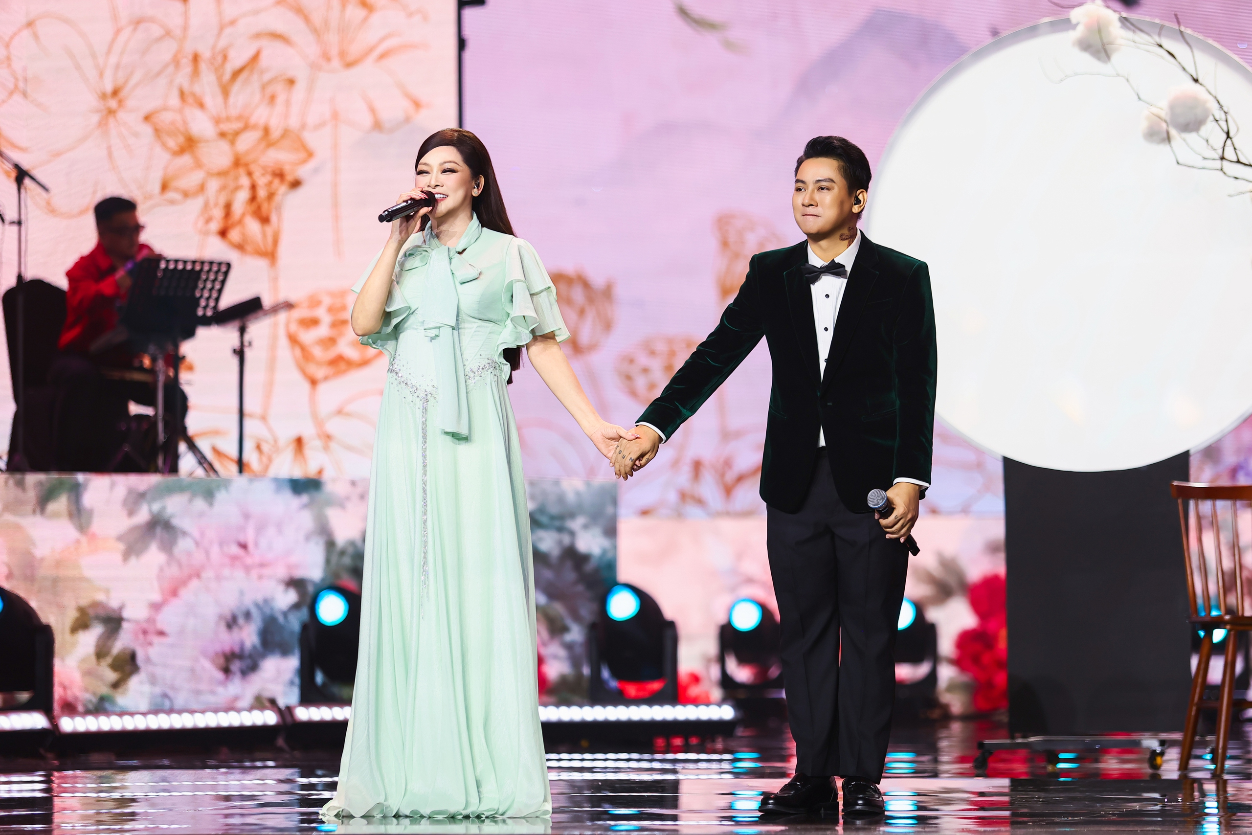 Hồ Văn Cường gây xúc động khi hát 'Giấc mơ cánh cò' cùng Như Quỳnh - Ảnh 5.