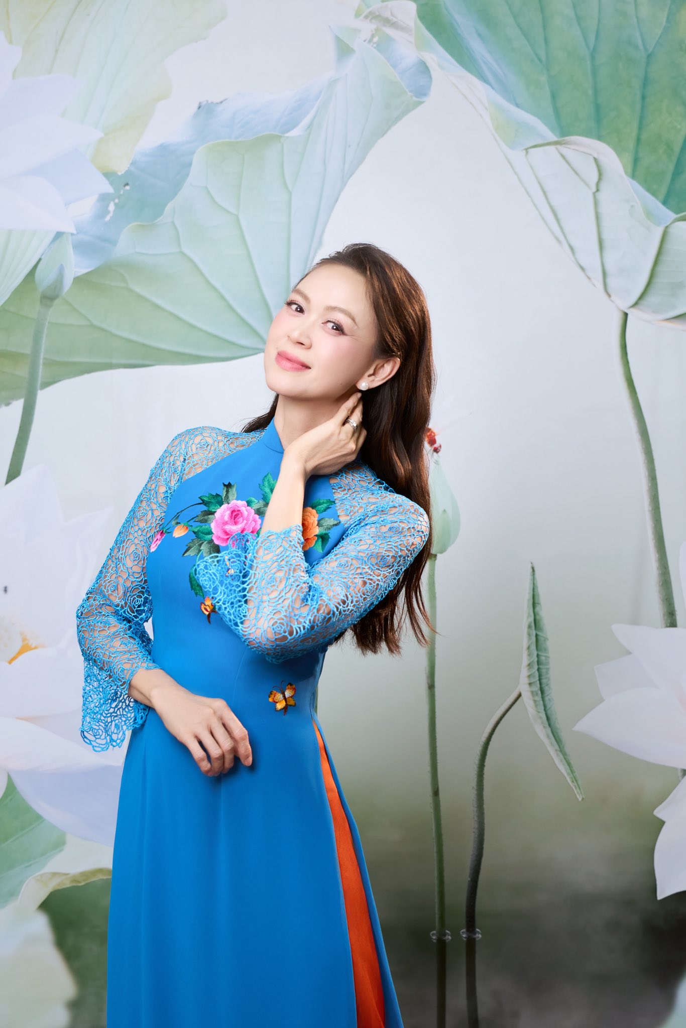 Vẻ quyến rũ của Ngọc Nga 'Những cô gái chân dài' ở tuổi U.50- Ảnh 6. Vẻ quyến rũ của Ngọc Nga 'Những cô gái chân dài' ở tuổi U.50- Ảnh 6.