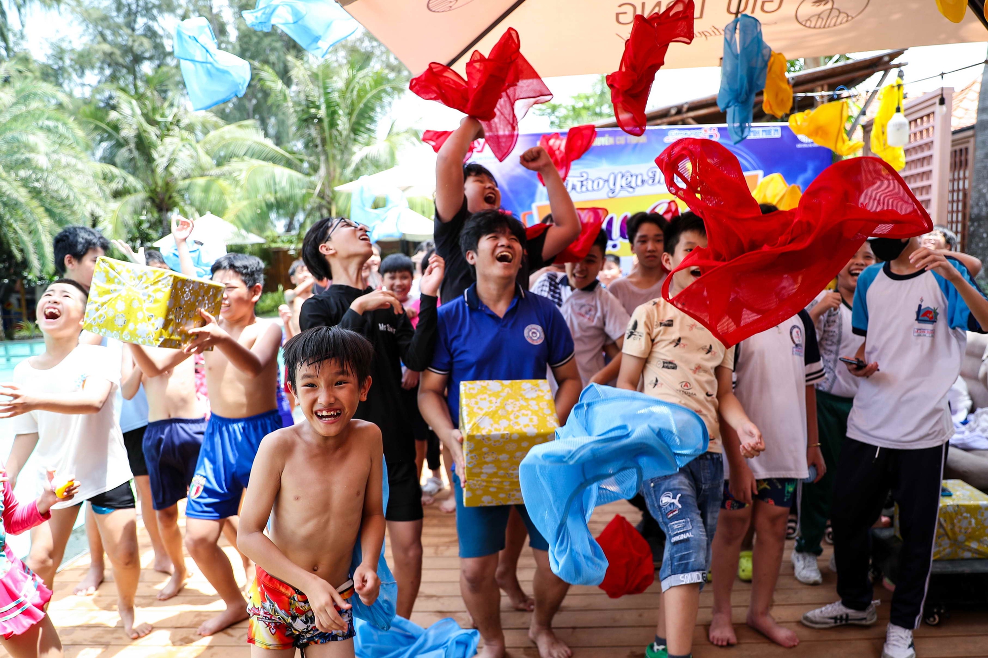 Cùng con đi tiếp cuộc đời: Hành trình yêu thương và hy vọng cho trẻ mồ côi - Ảnh 4. Cùng con đi tiếp cuộc đời: Hành trình yêu thương và hy vọng cho trẻ mồ côi - Ảnh 4.