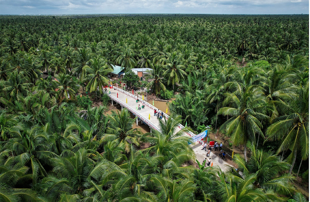 Chỉ c&oacute; ở Thanh Ni&ecirc;n: Những c&acirc;y cầu bừng s&aacute;ng v&ugrave;ng qu&ecirc;- Ảnh 4.