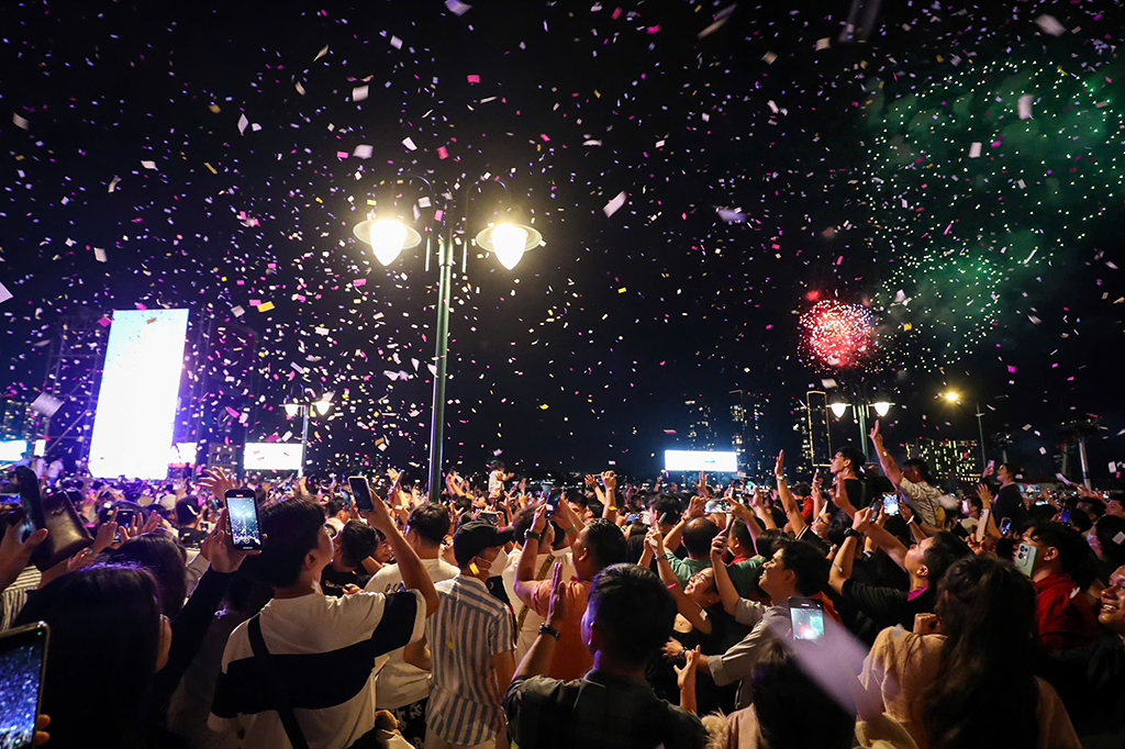 Cả nước tưng bừng đón kỷ nguyên mới- Ảnh 3.