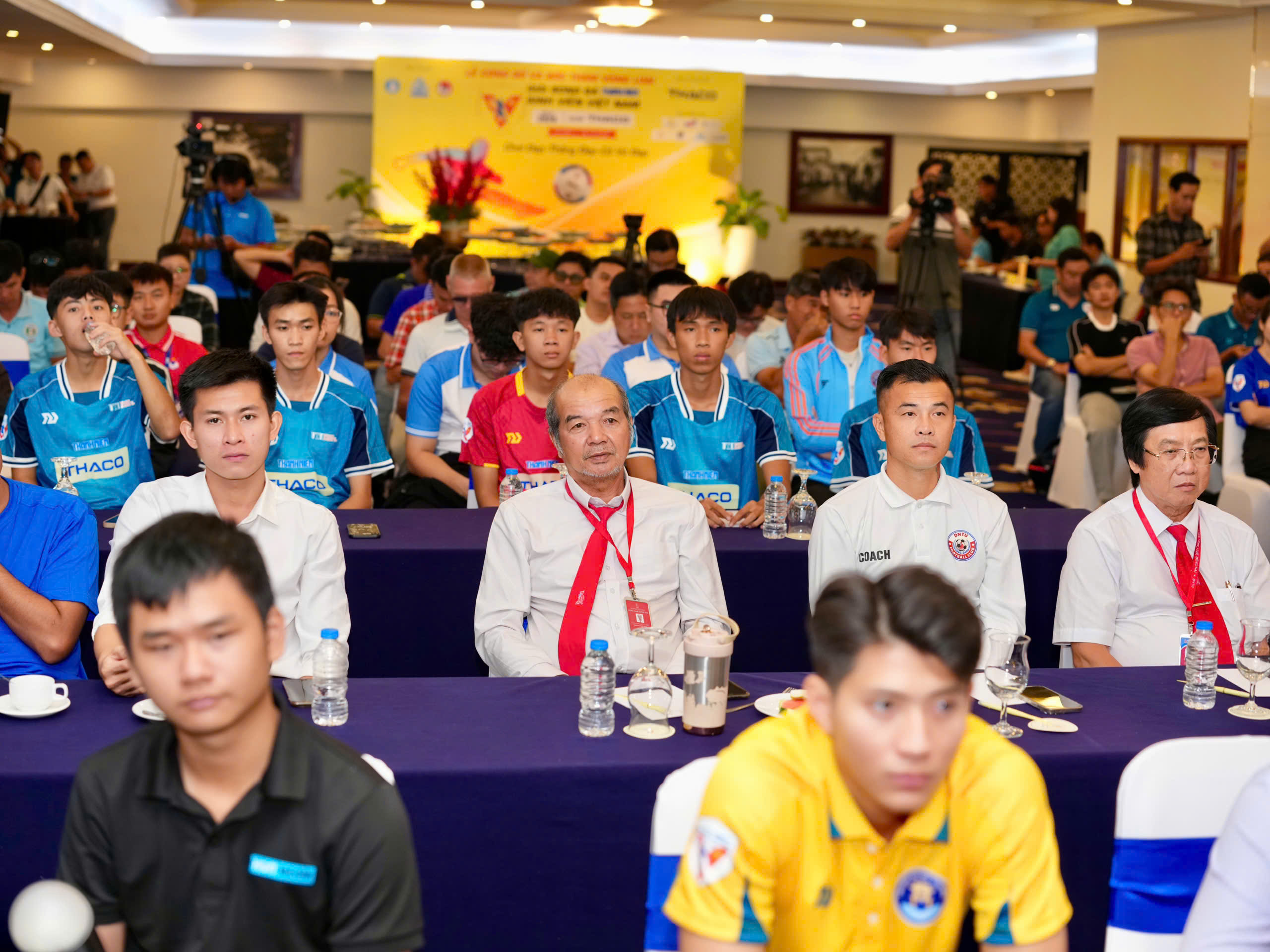 TNSV THACO cup 2026: Tiếp nối th&agrave;nh c&ocirc;ng rực rỡ của b&oacute;ng đ&aacute; Việt Nam- Ảnh 9.