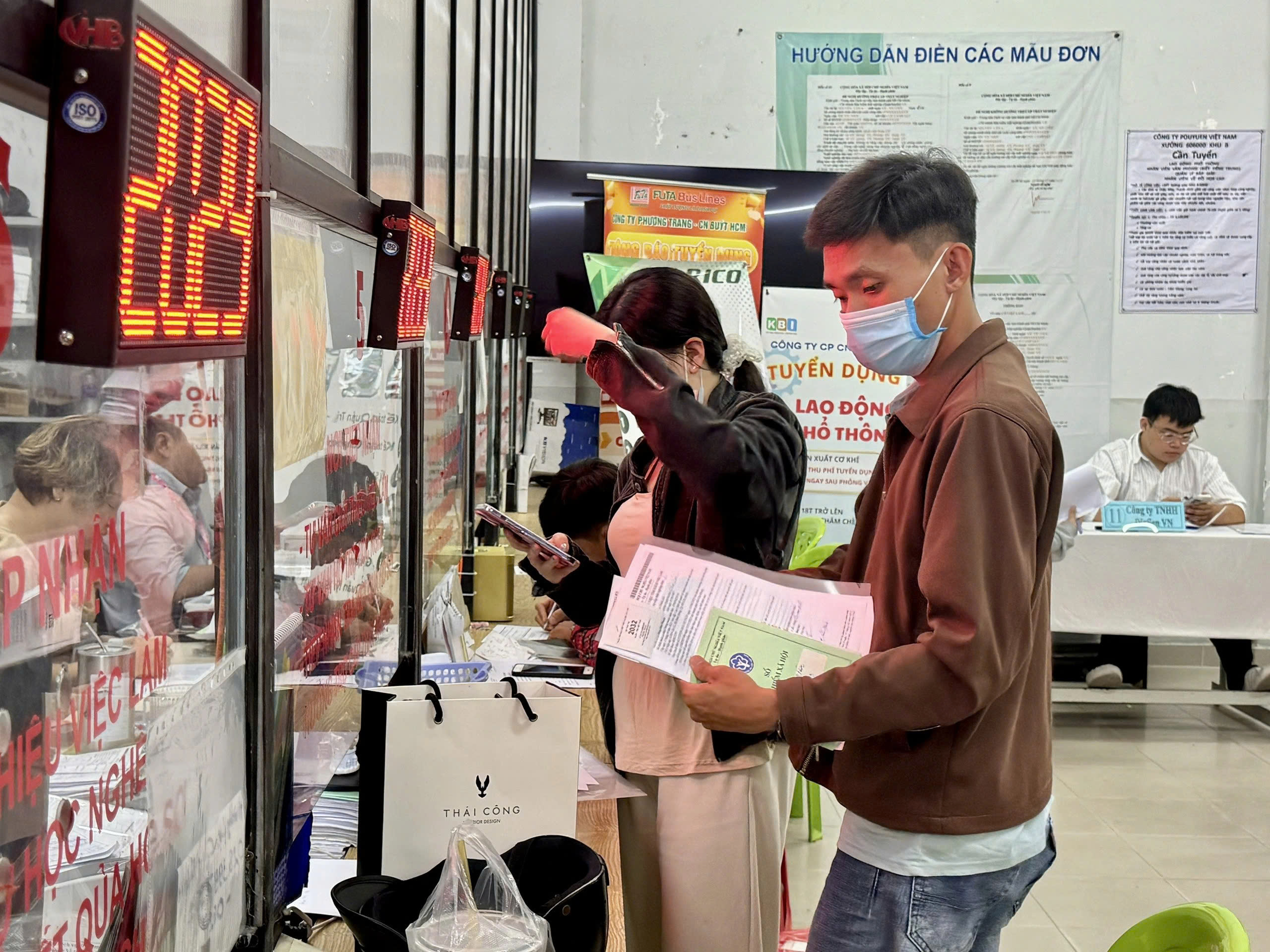 Quản lý không lương, không làm đủ tháng vẫn phải đóng bảo hiểm xã hội bắt buộc? - Ảnh 1.