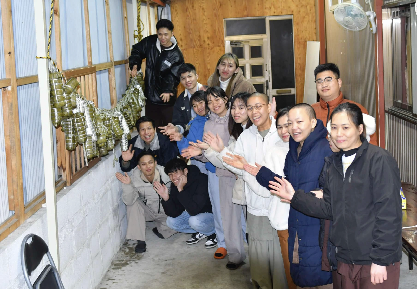 Người Việt đón năm mới 2026 ở nước duy nhất trên thế giới bỏ Tết Nguyên đán - Ảnh 1.