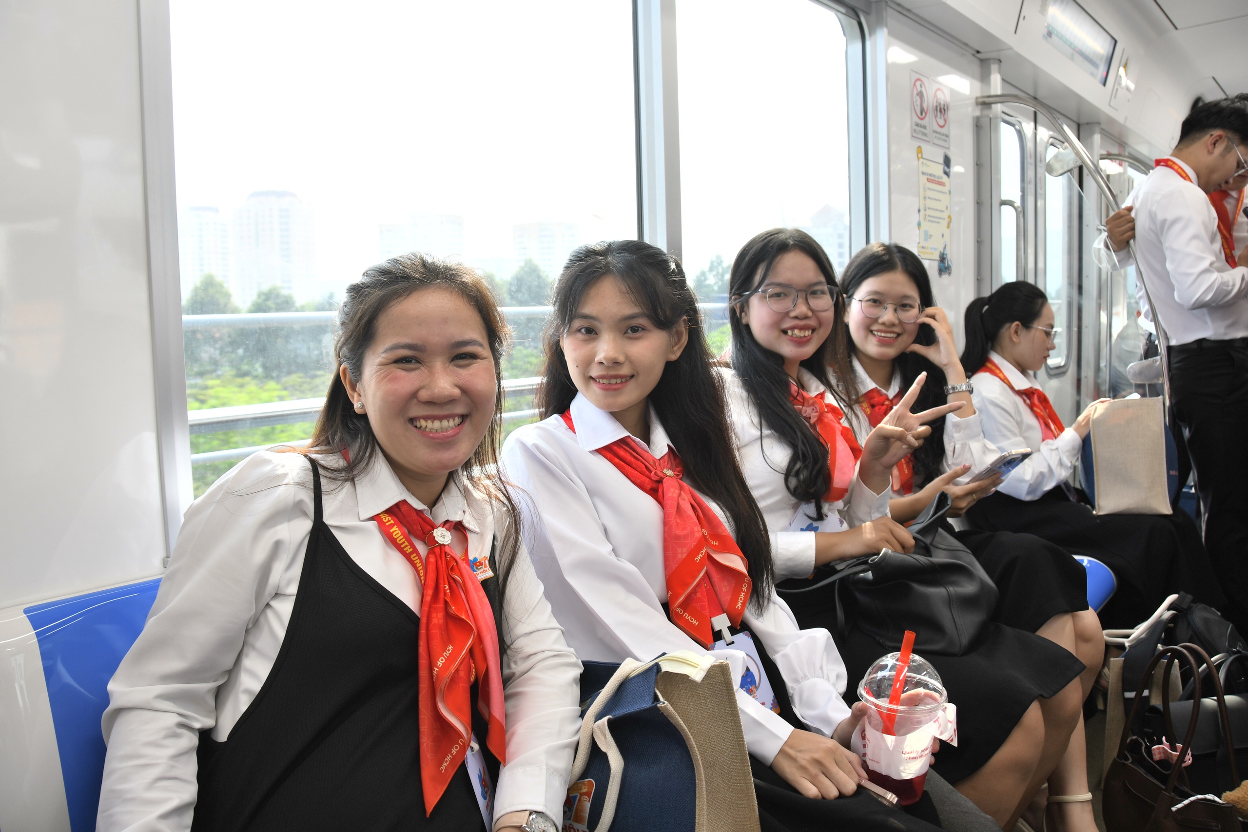 500 đại biểu di chuyển bằng metro dự Đại hội Đo&agrave;n TP.HCM - Ảnh 5.