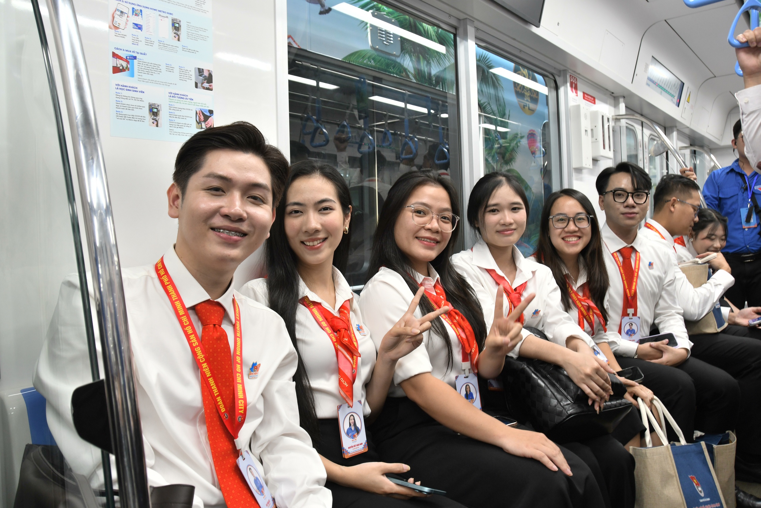 500 đại biểu di chuyển bằng metro dự Đại hội Đo&agrave;n TP.HCM - Ảnh 2.