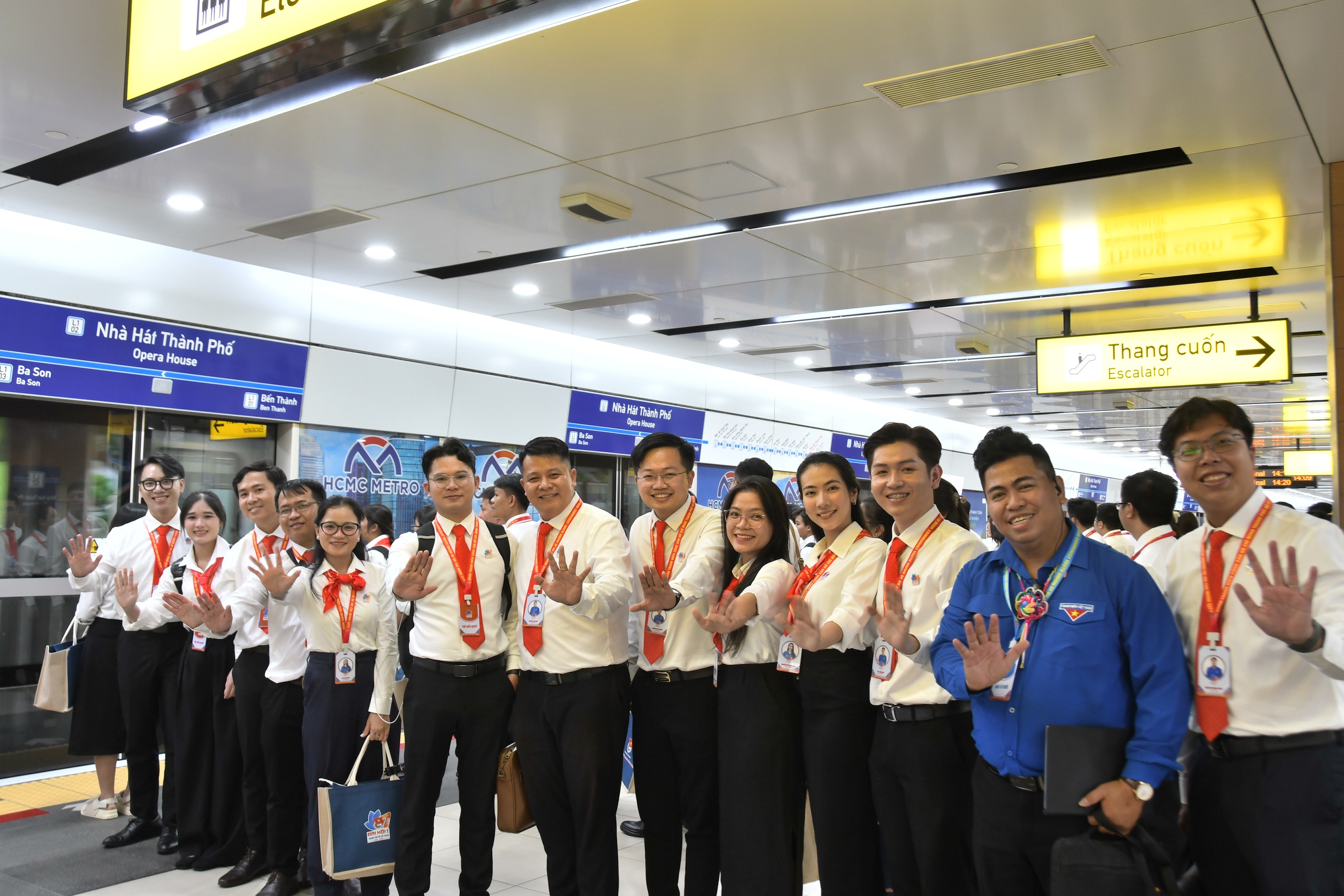 500 đại biểu di chuyển bằng metro dự Đại hội Đo&agrave;n TP.HCM - Ảnh 9.